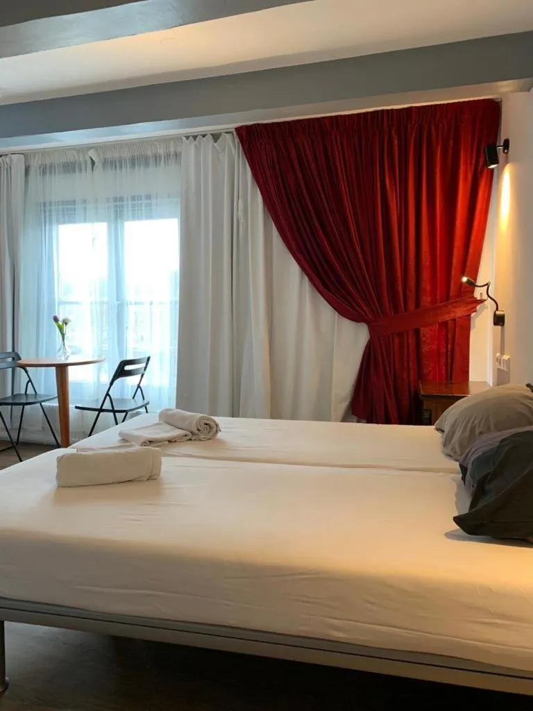 Bed in Hotel Restaurant Old Bridge