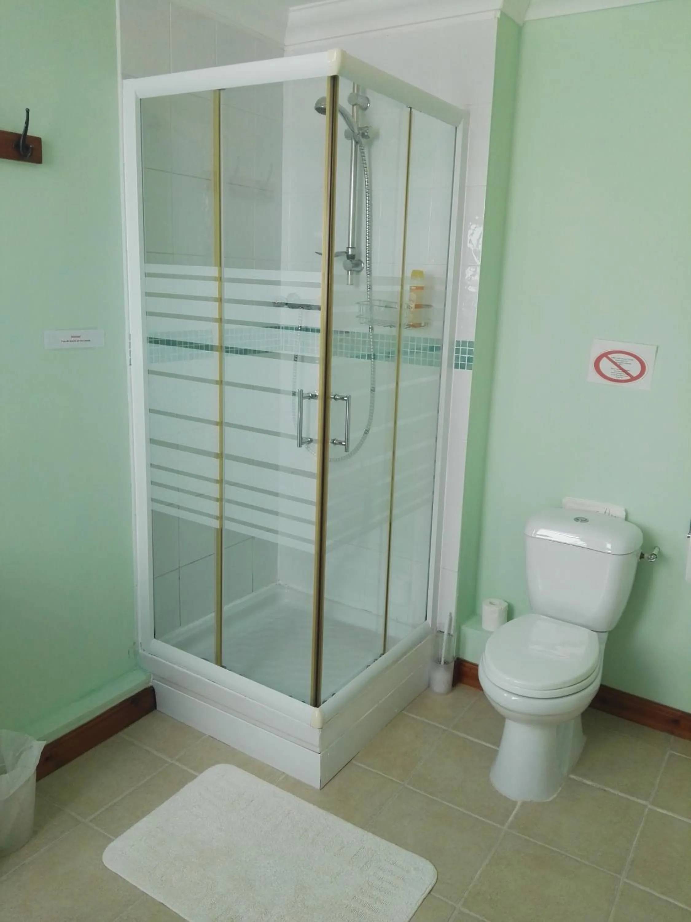 Shower in Le Chene Vert