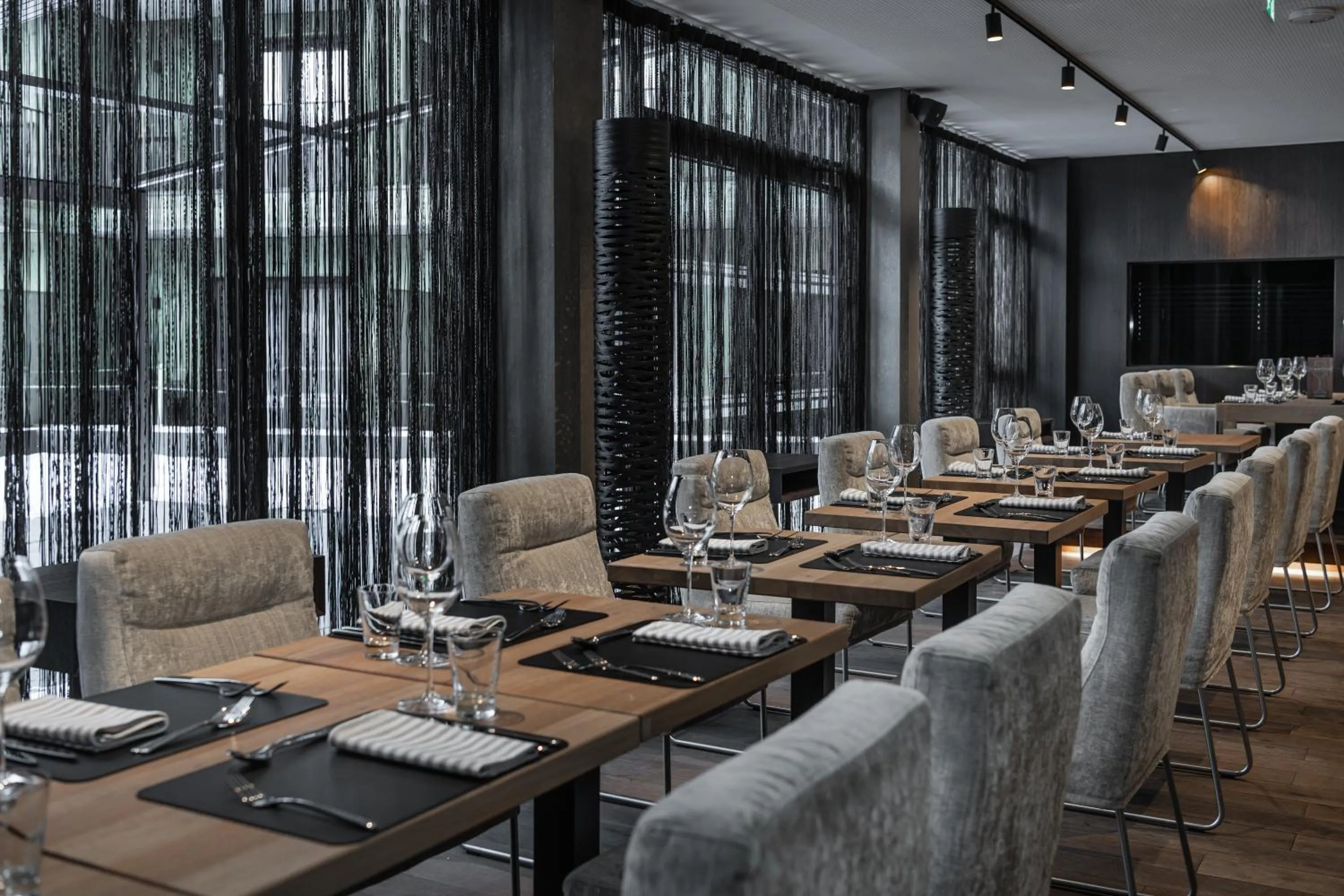 Restaurant/places to eat in AlpenParks Hotel & Apartment Taxacher