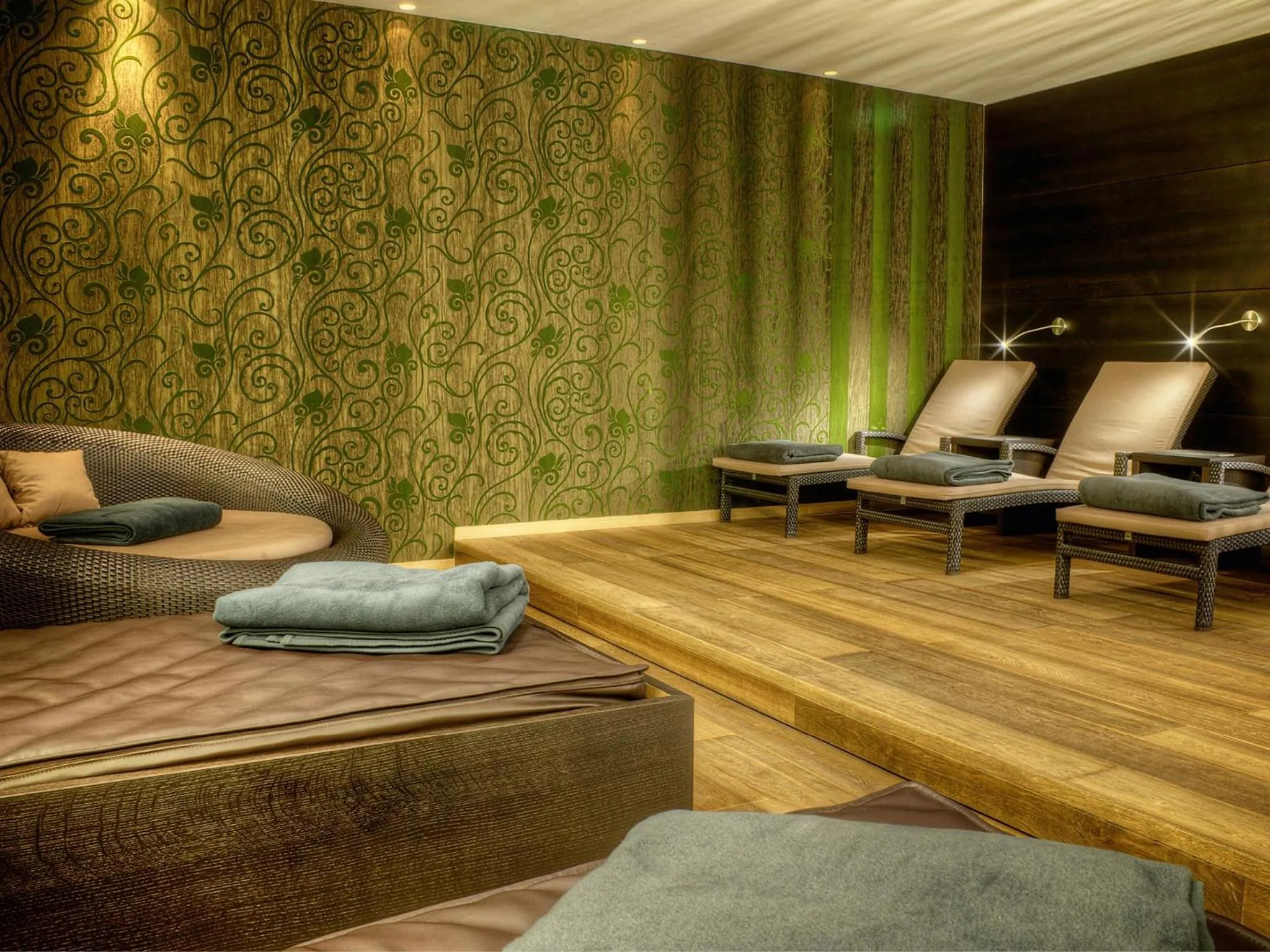 Spa and wellness centre/facilities in AlpenParks Hotel & Apartment Taxacher