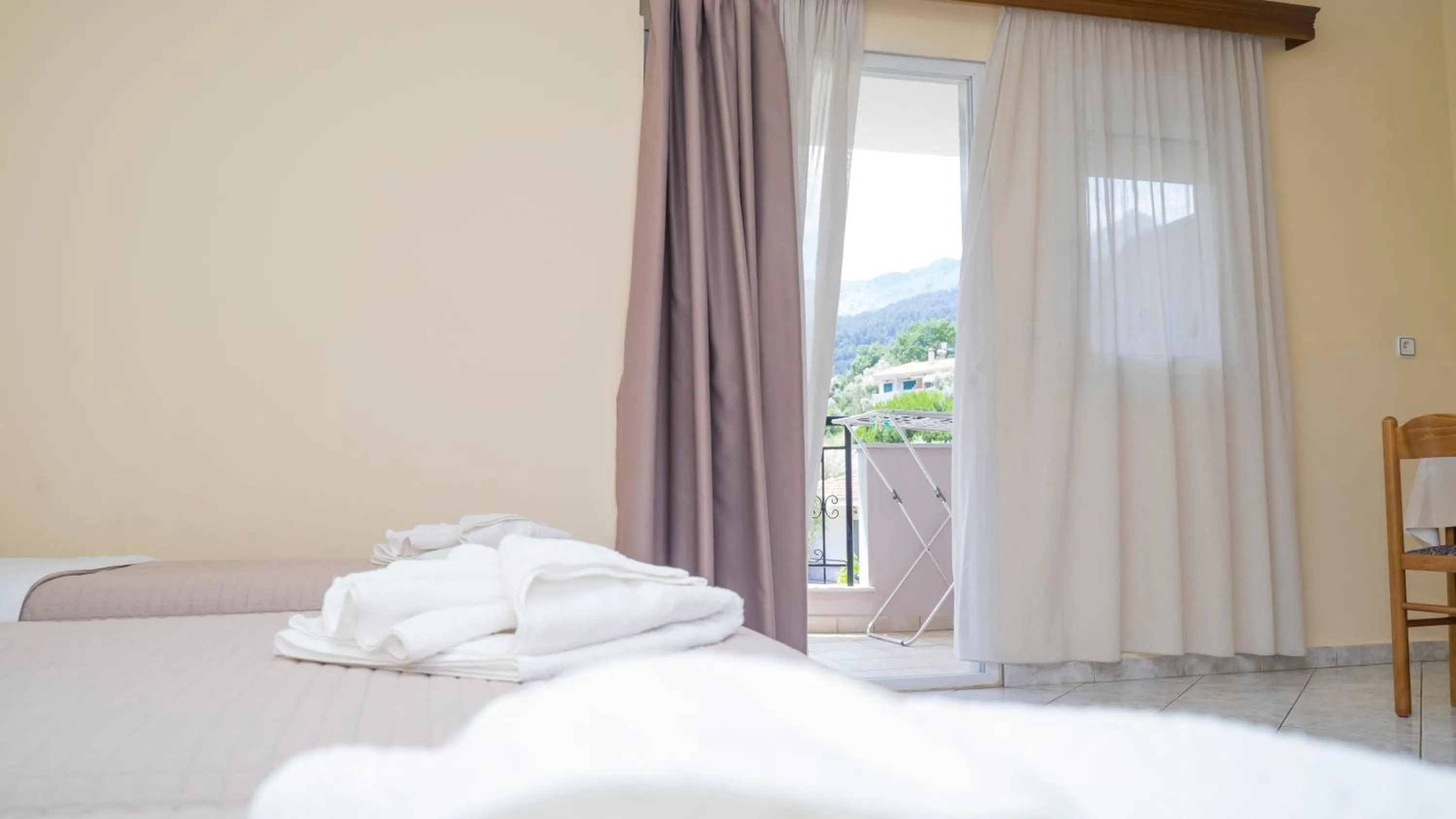 Bedroom, Bed in Aneton