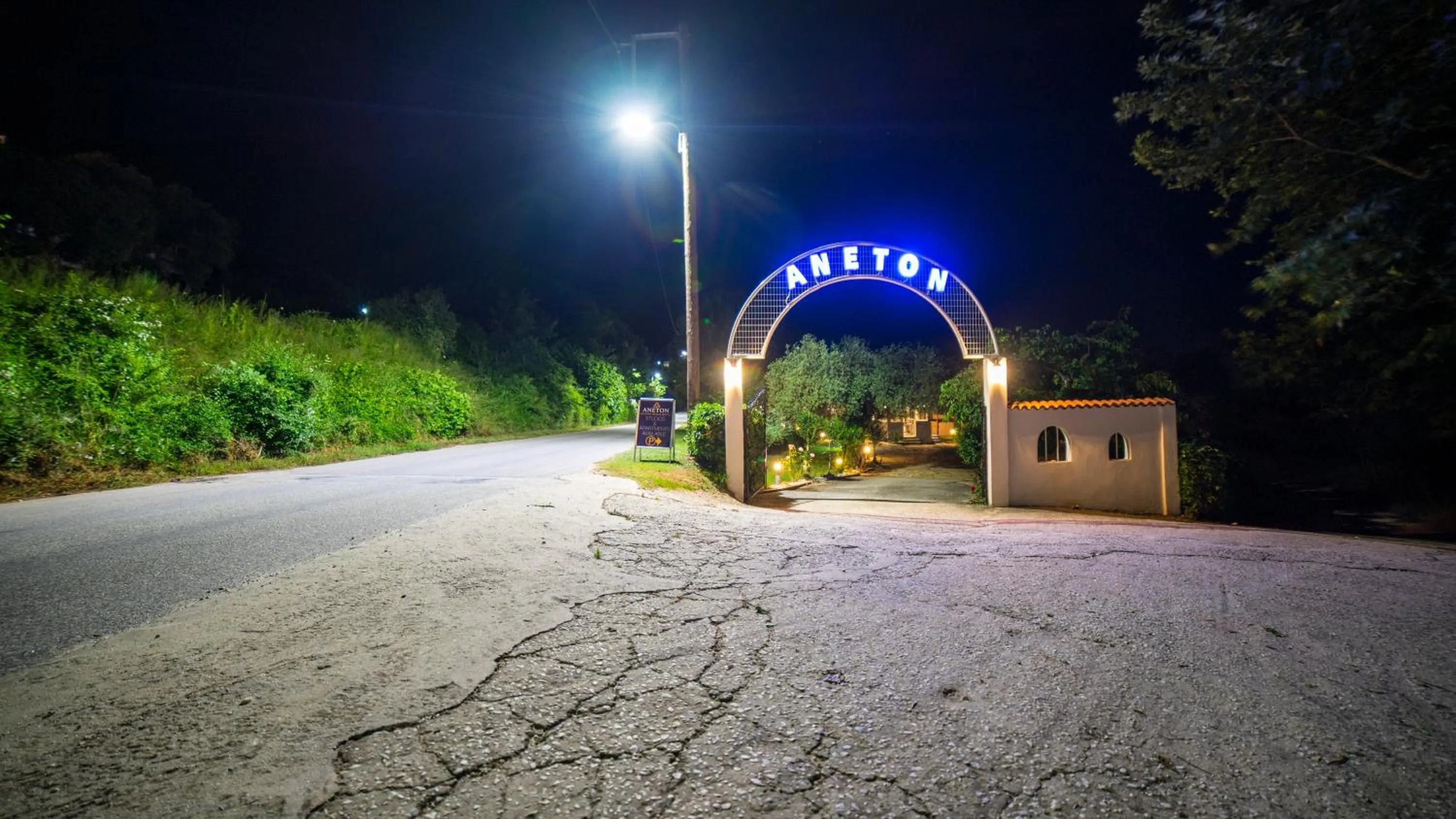 Facade/entrance in Aneton