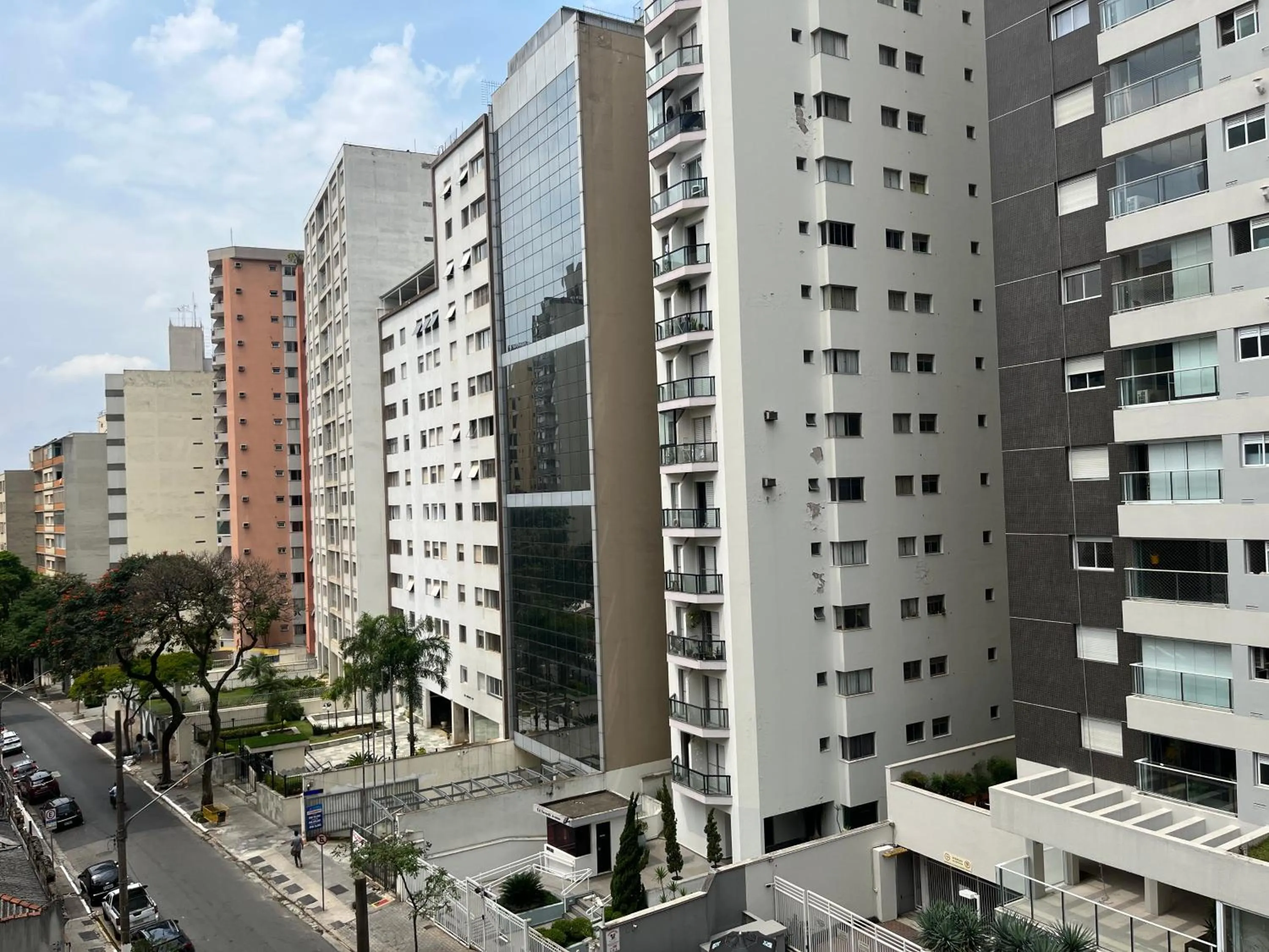 Street view in Bela Cintra Flat Service