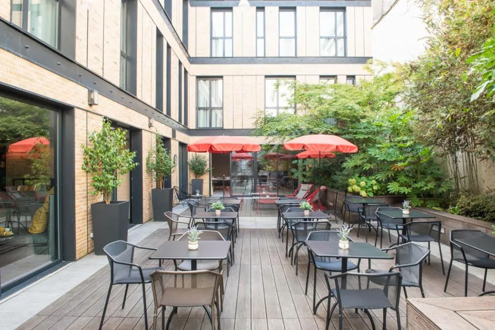Patio in L'Imprimerie Hôtel