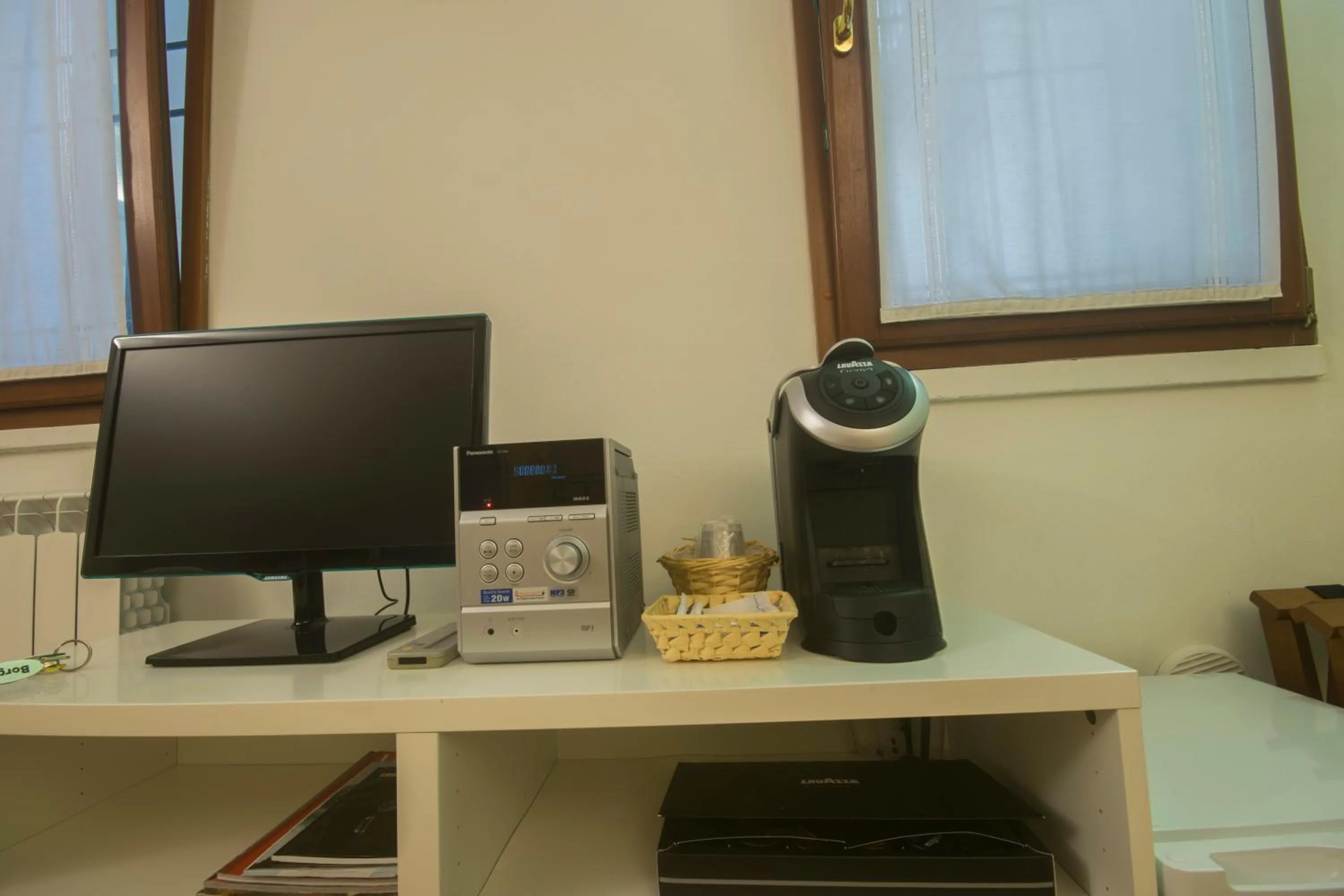 Coffee/tea facilities in Suite del Borgo - Affittacamere - Guest house