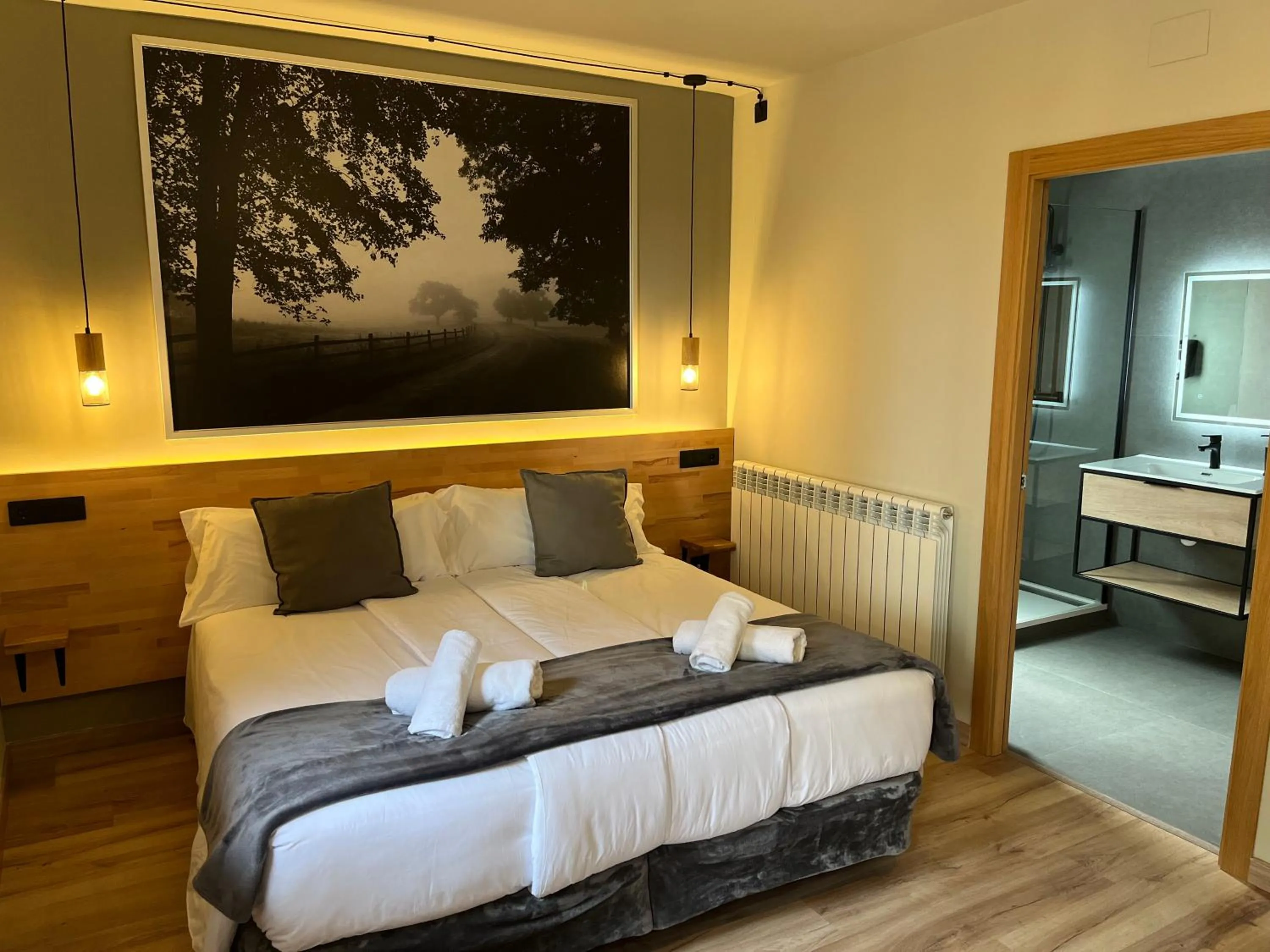 Bedroom, Bed in Hotel Els Encantats