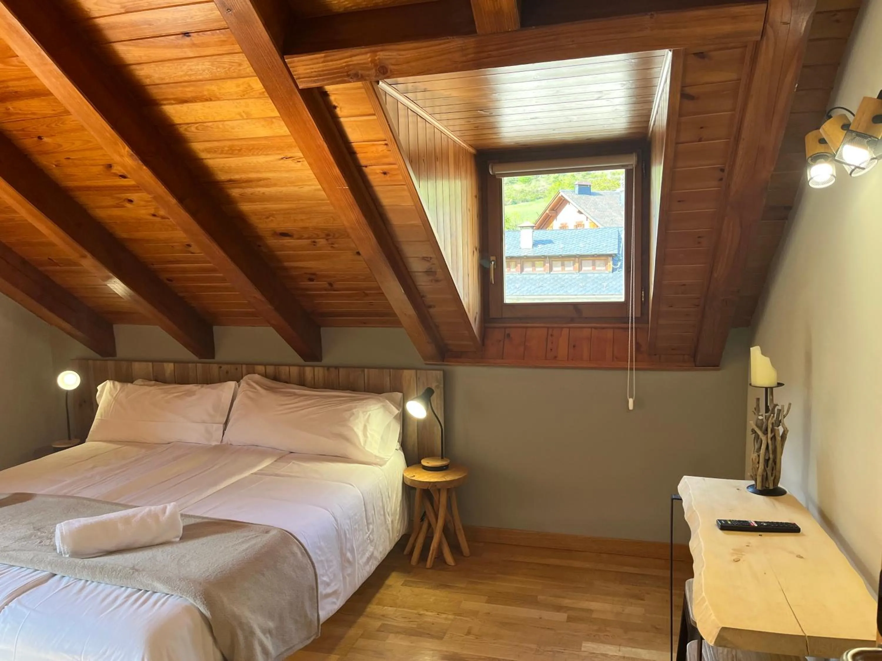 Bedroom, Bed in Hotel Els Encantats