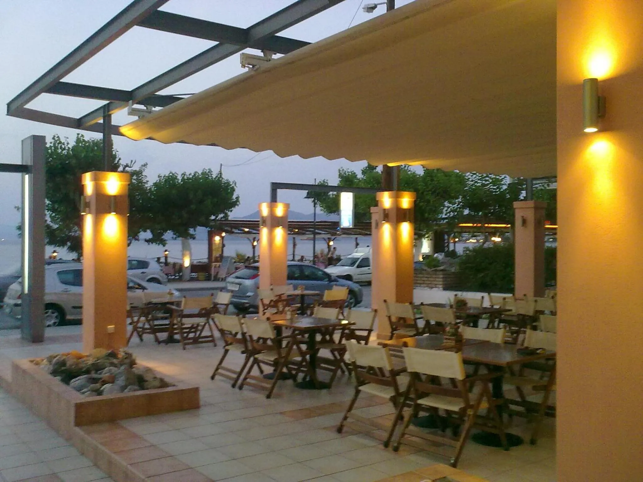 Restaurant/places to eat in Violetta