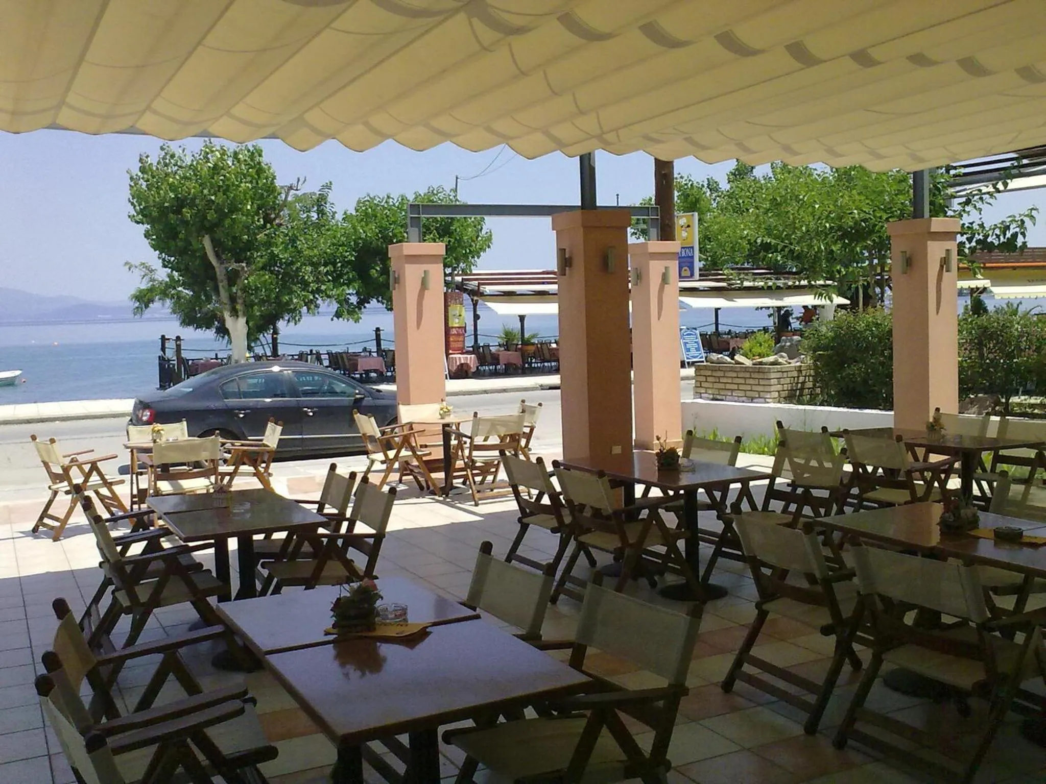 Restaurant/places to eat in Violetta