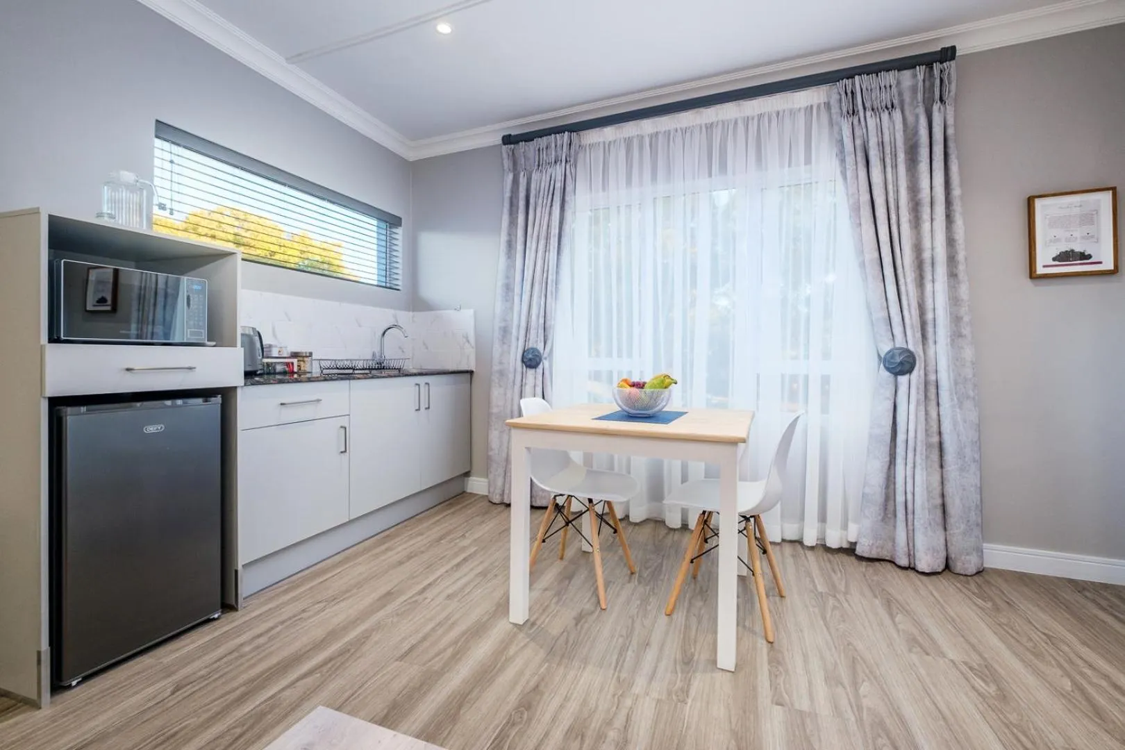 Dining area in 49-on-Cherry