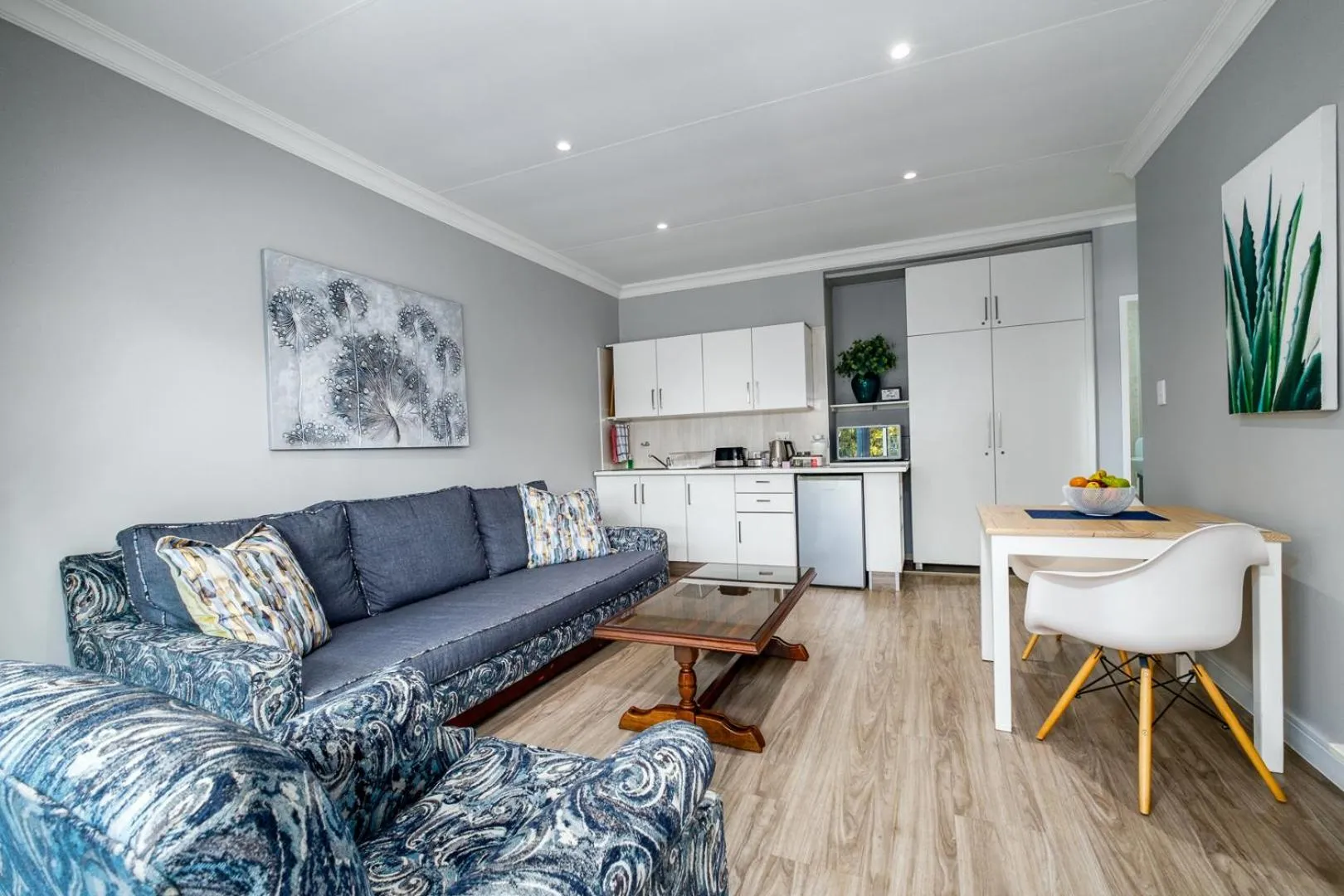 Kitchen or kitchenette in 49-on-Cherry