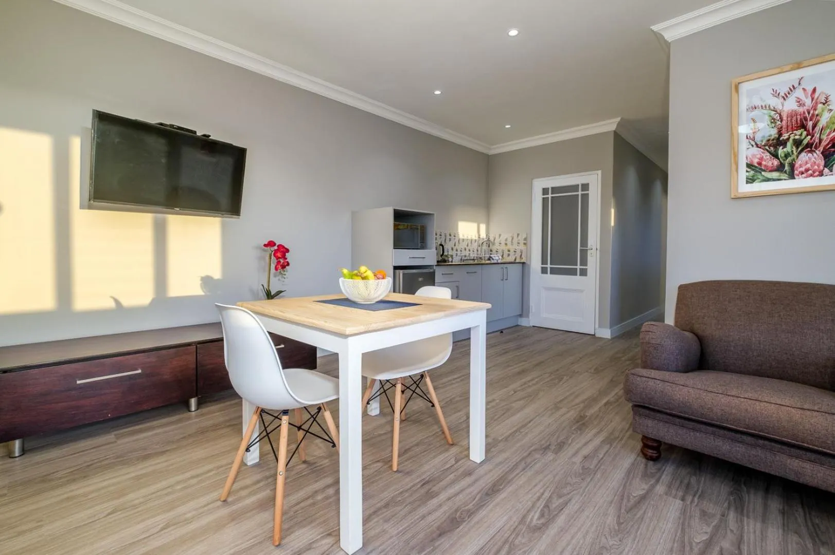 TV and multimedia in 49-on-Cherry