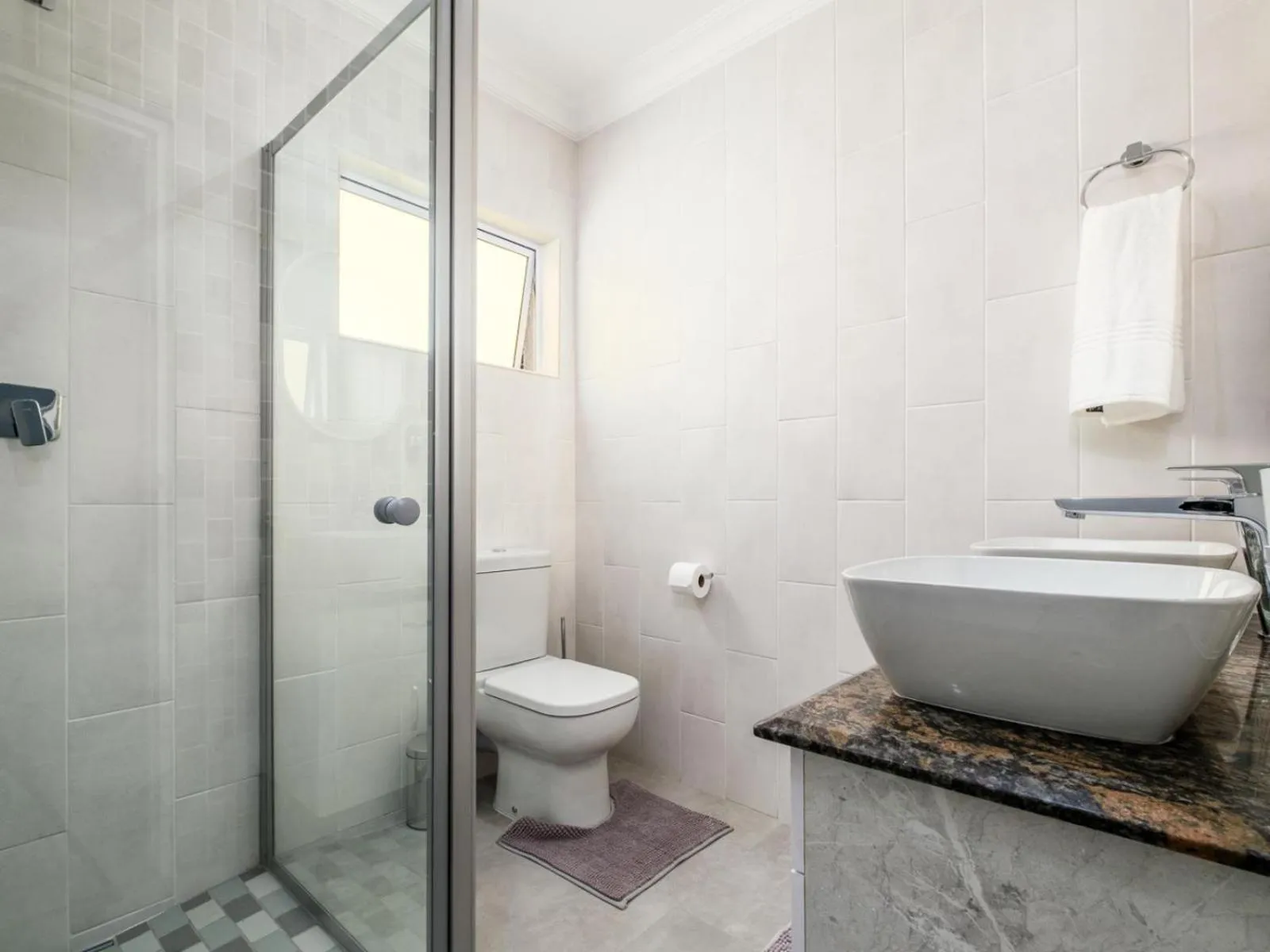 Toilet in 49-on-Cherry