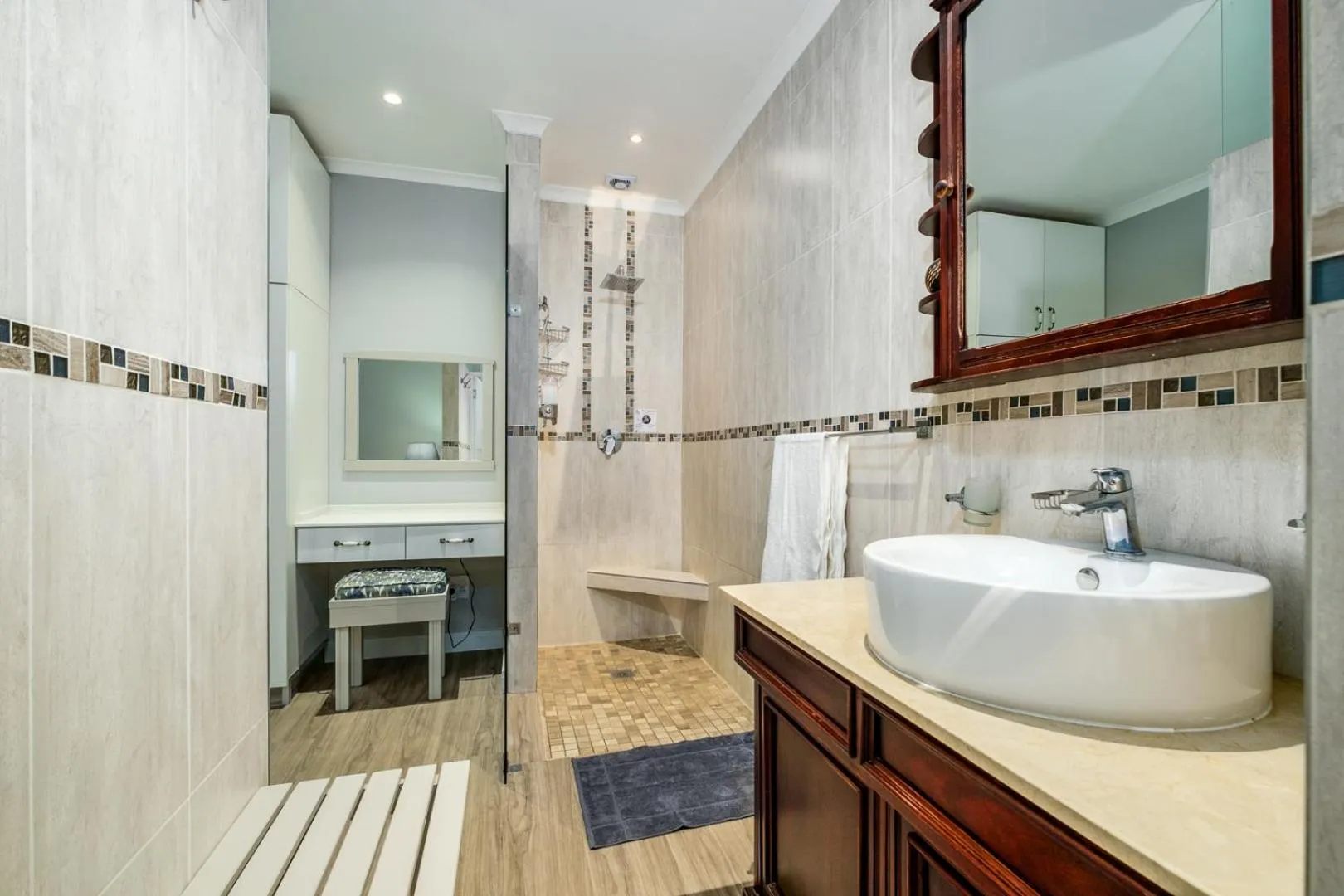 Bathroom in 49-on-Cherry