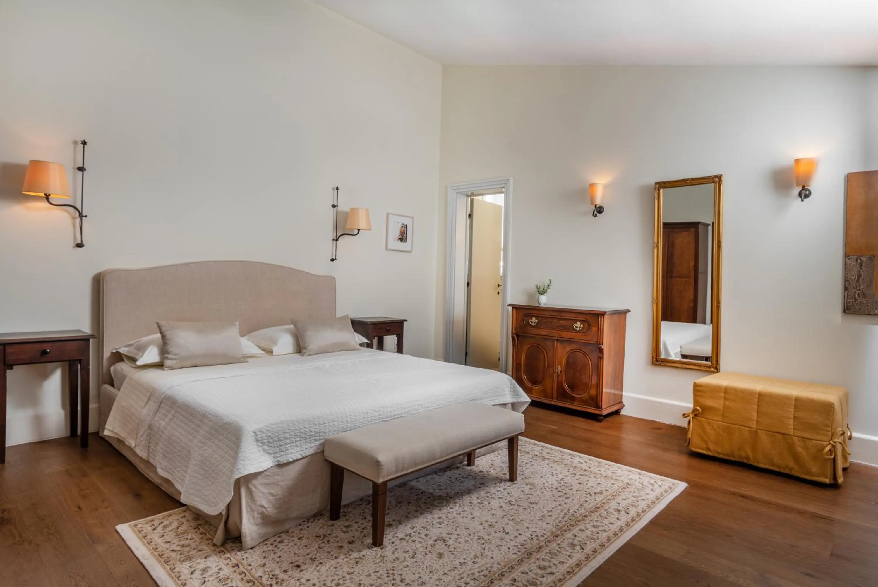 Bed in Heritage Hotel Martinis Marchi