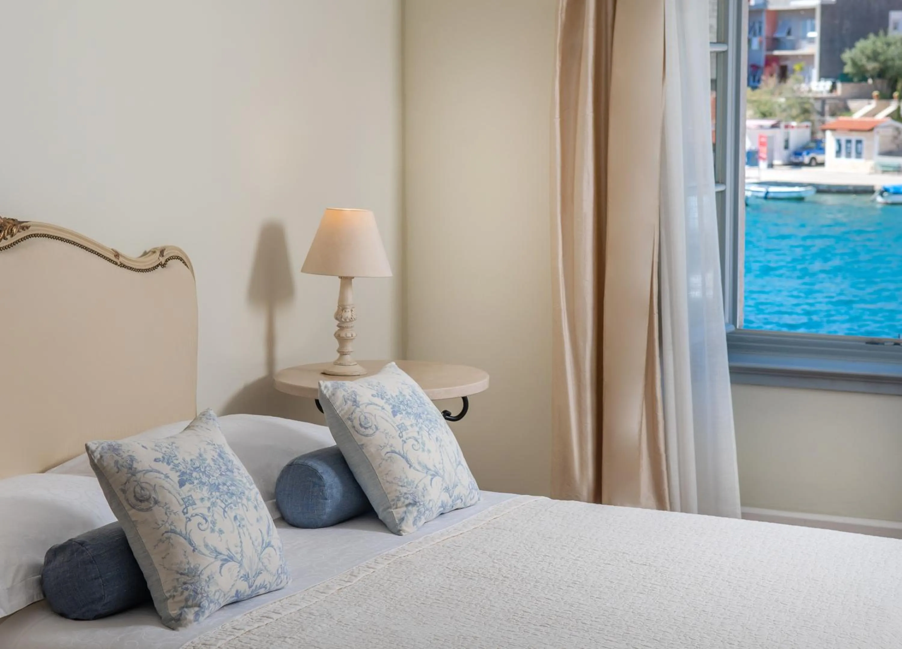 Bed in Heritage Hotel Martinis Marchi