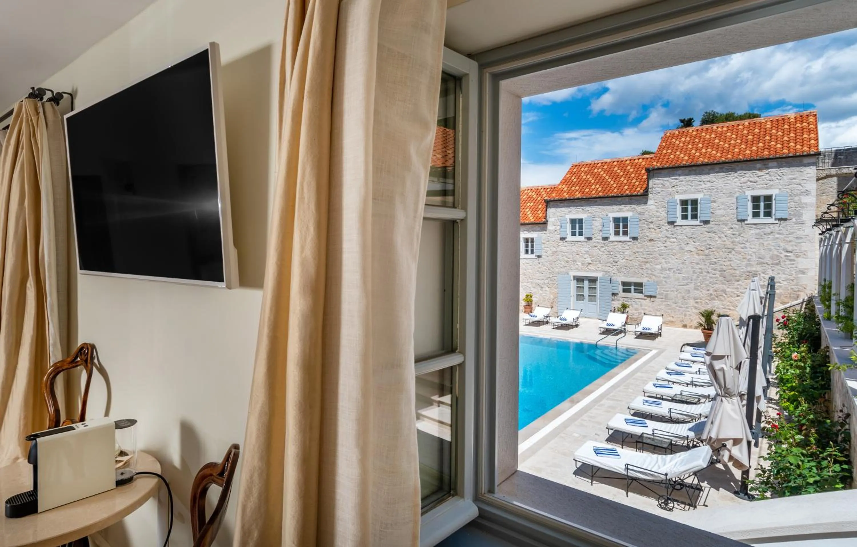 Pool view in Heritage Hotel Martinis Marchi