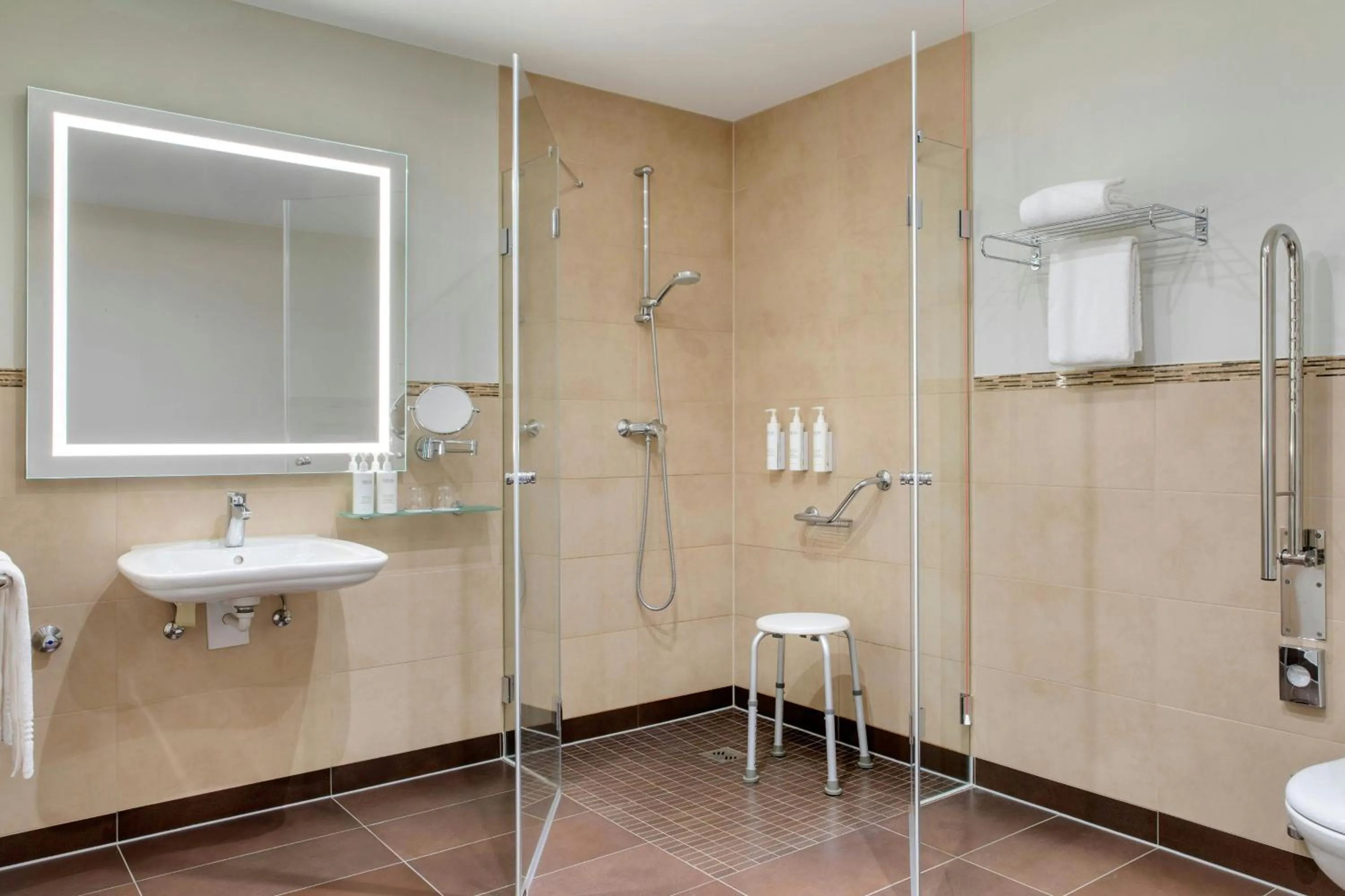 Bathroom in Courtyard by Marriott Bremen