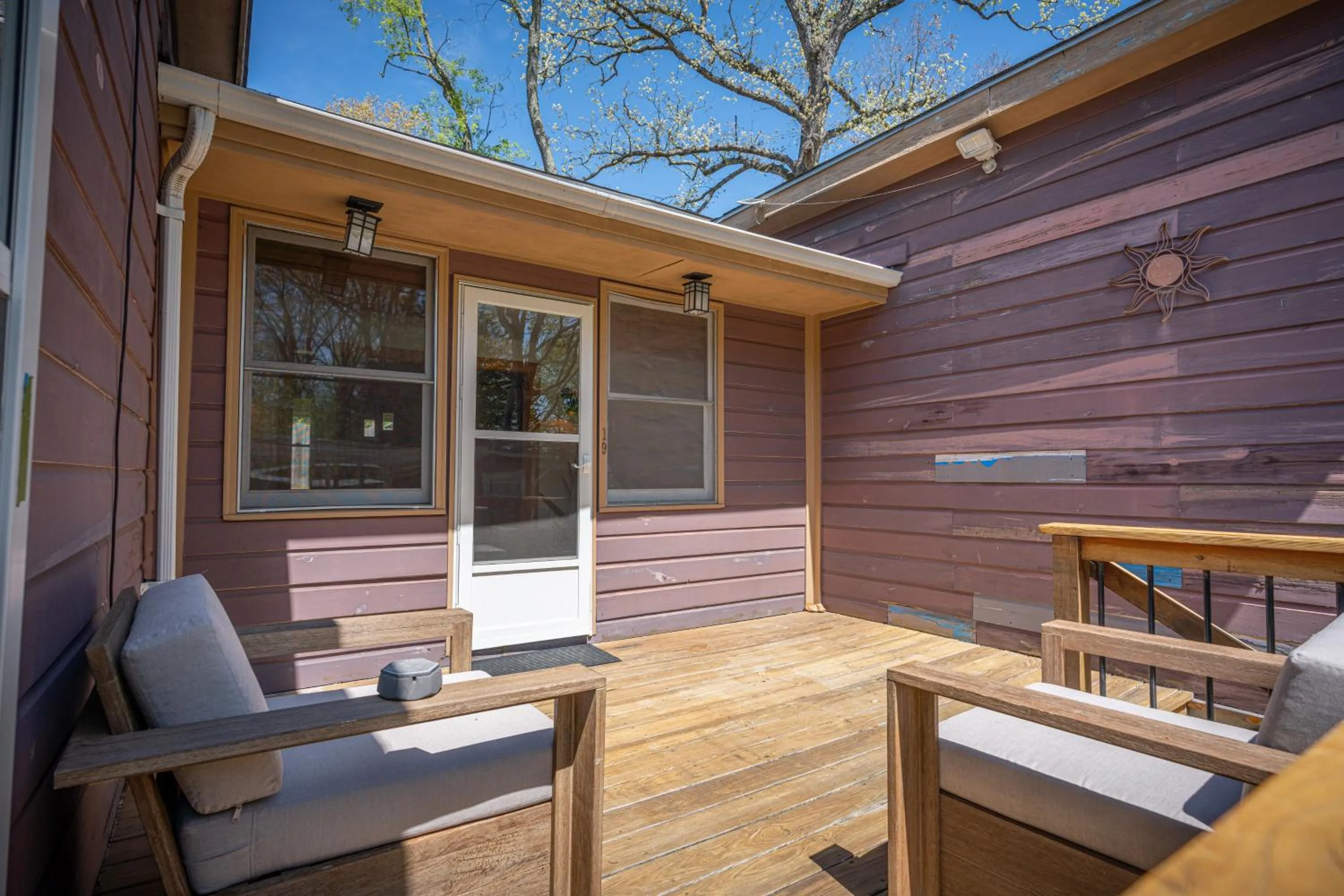 Day in CedarWood Inn