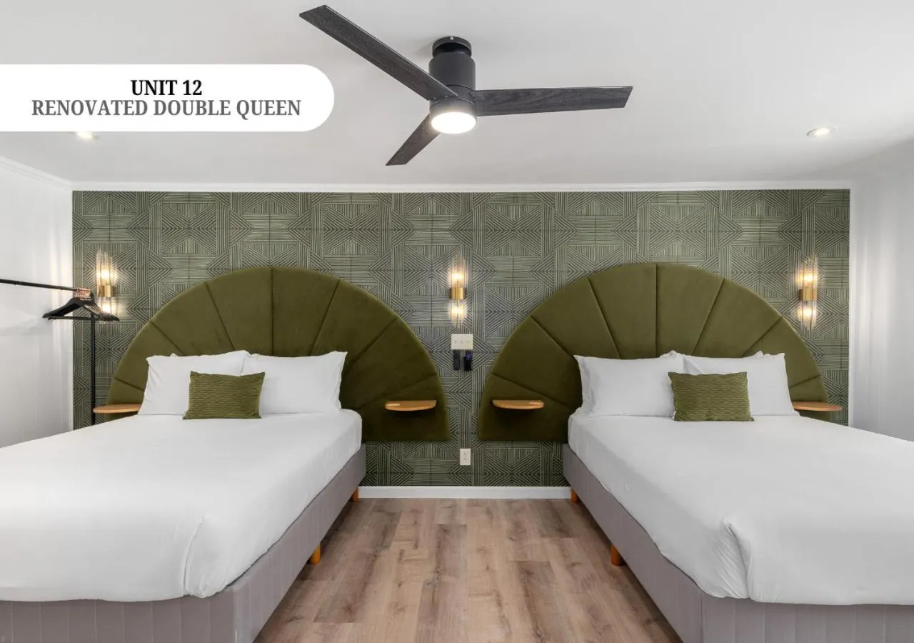 Bed in CedarWood Inn