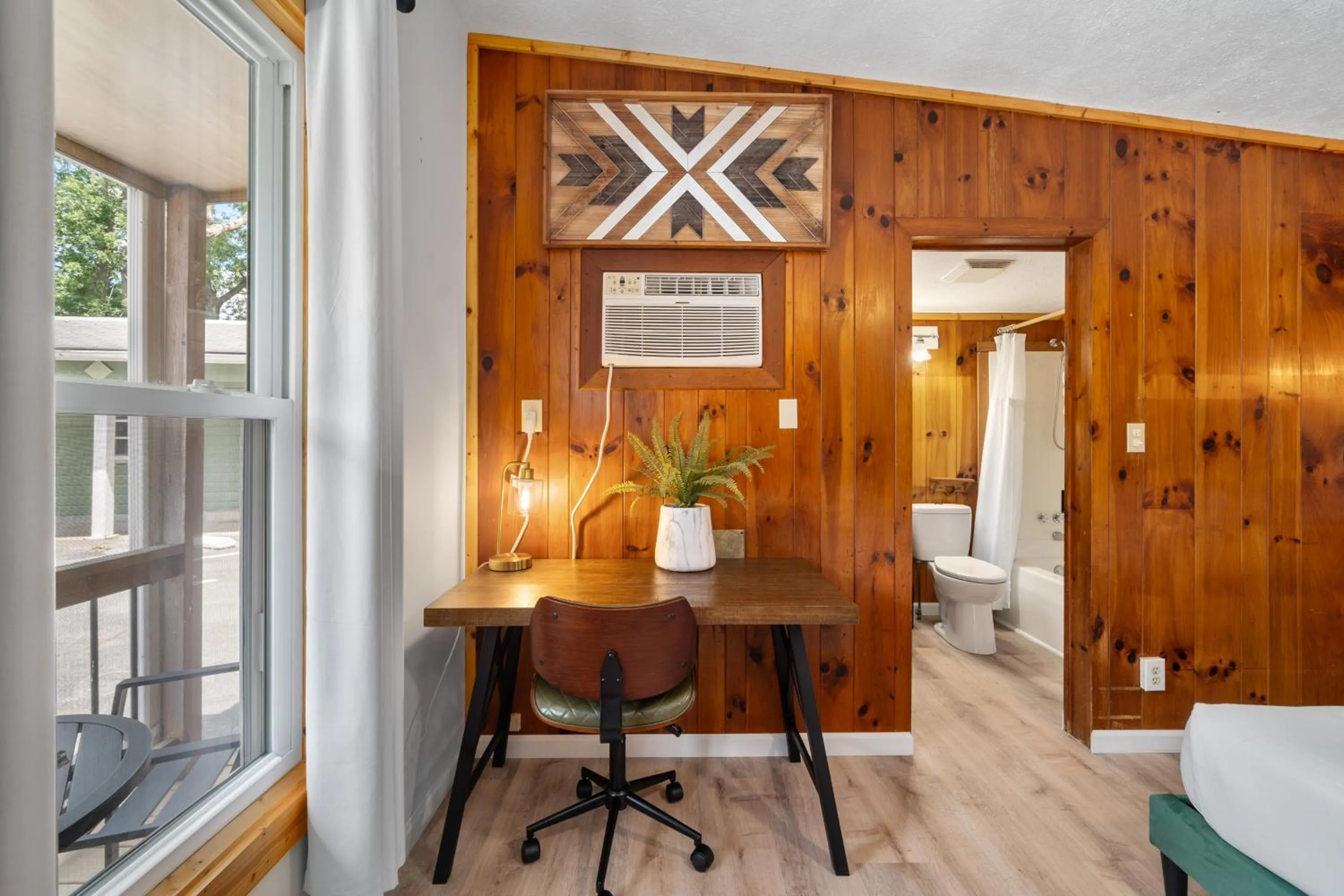 Bedroom, Bed in CedarWood Inn