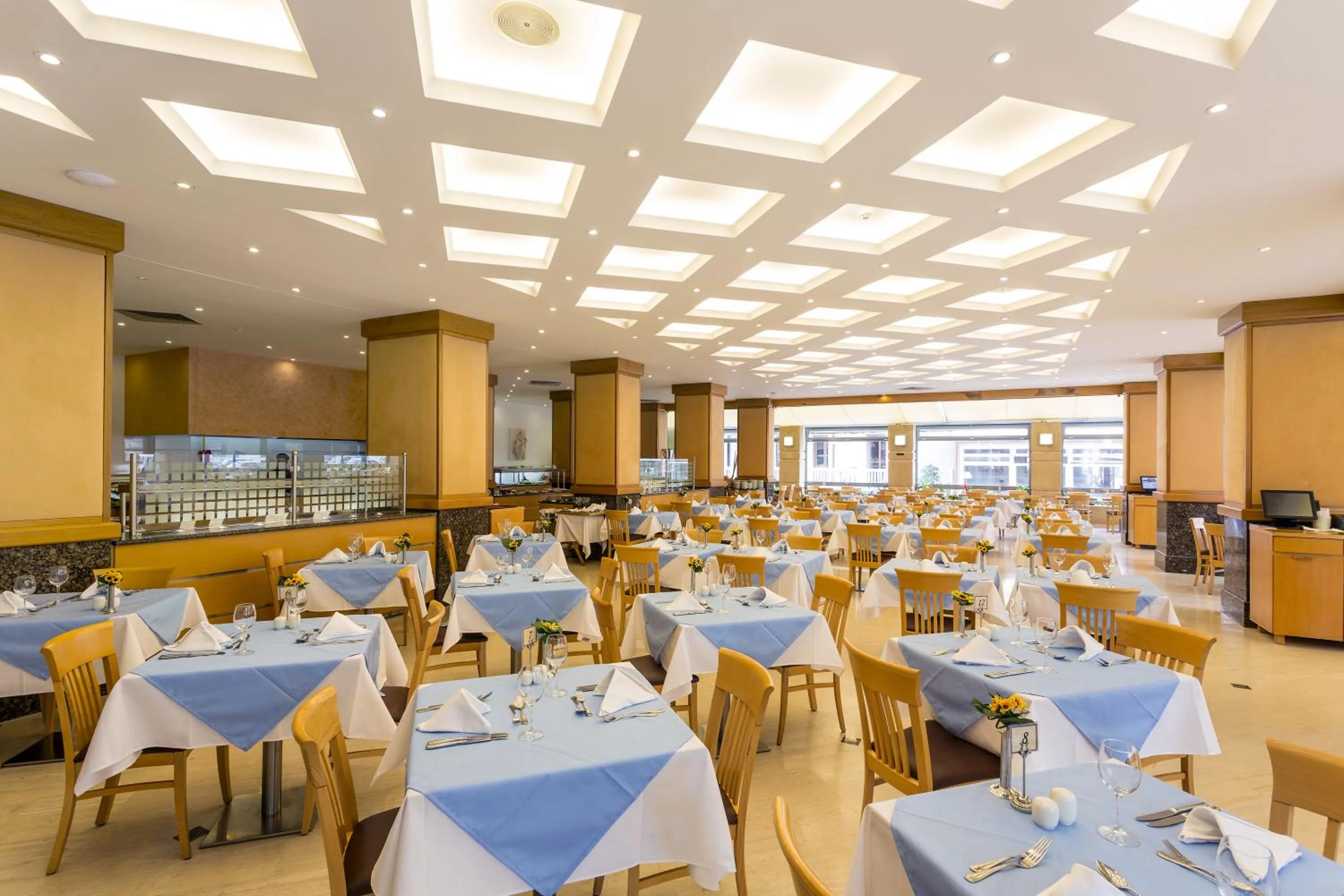Restaurant/places to eat in Ibiscus Hotel