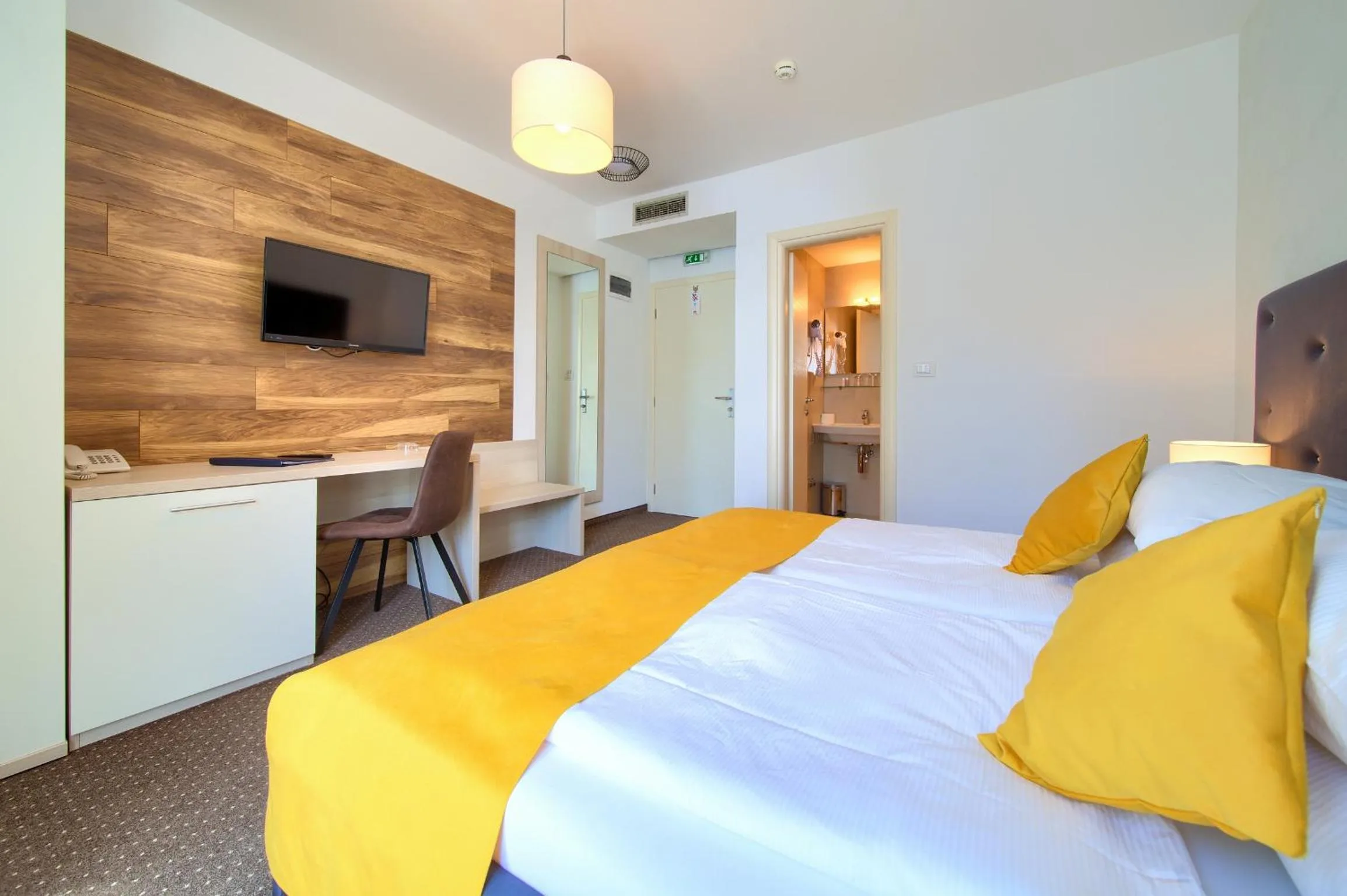 Bedroom, Bed in Hotel Bor