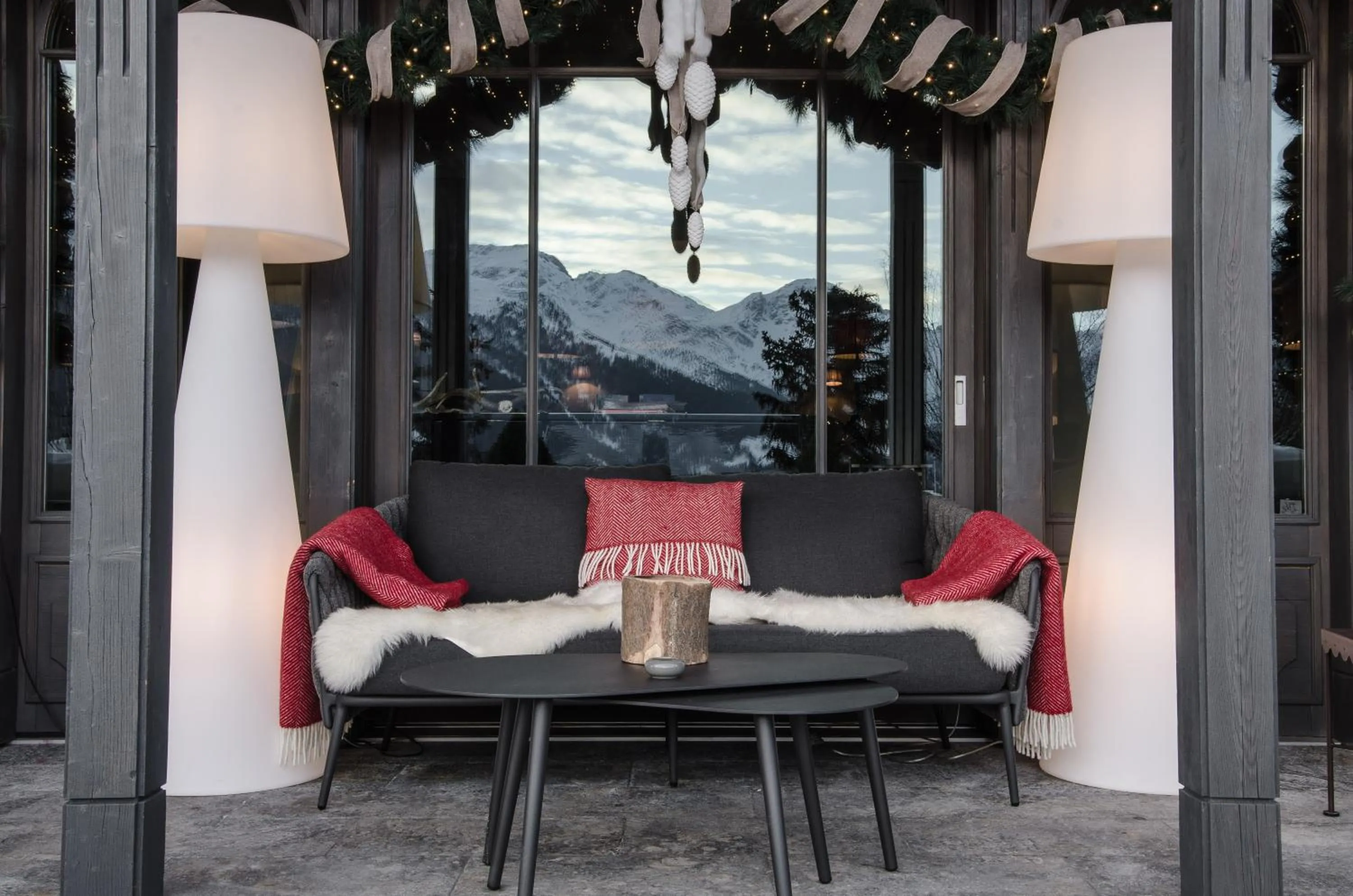 Balcony/Terrace in Hôtel Bella Tola & SPA