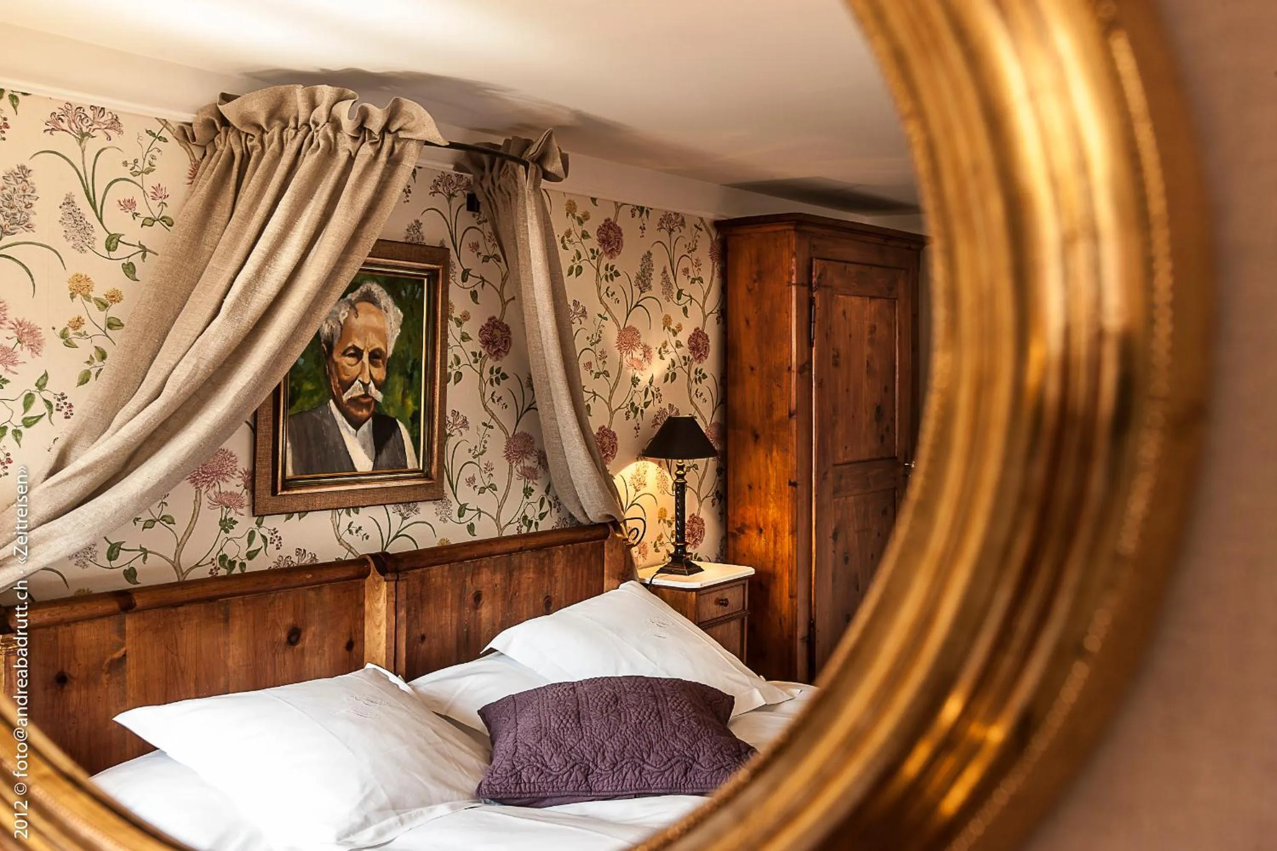 Bed in Hôtel Bella Tola & SPA