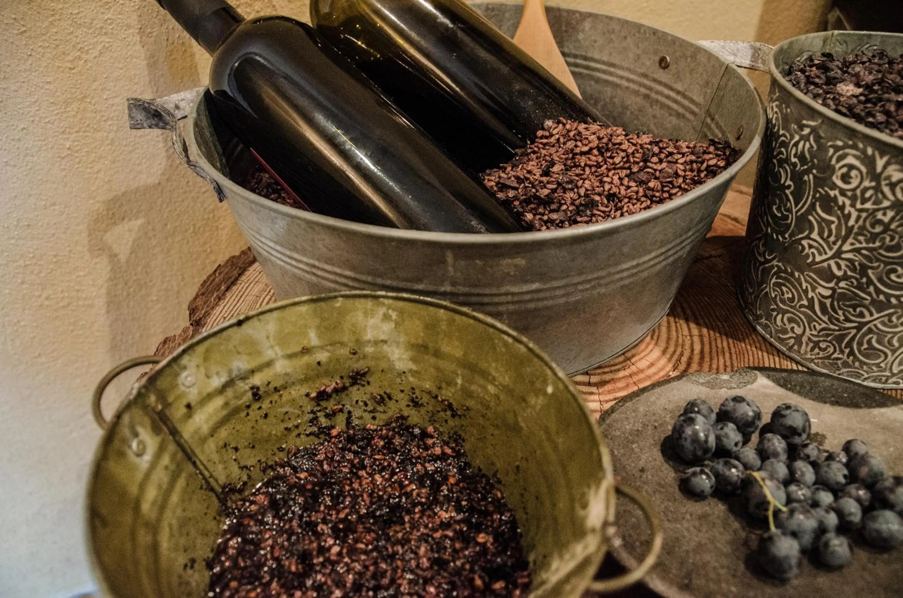 Swimming pool in Hôtel Bella Tola & SPA