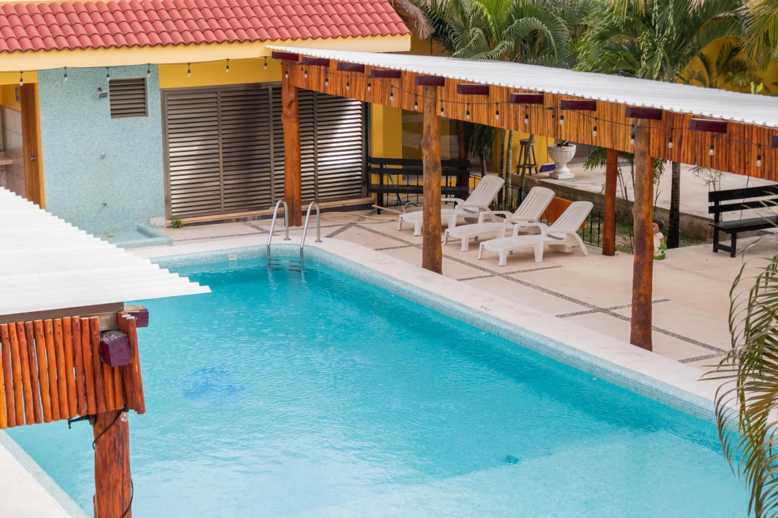 Swimming pool in Hotel Scarlette