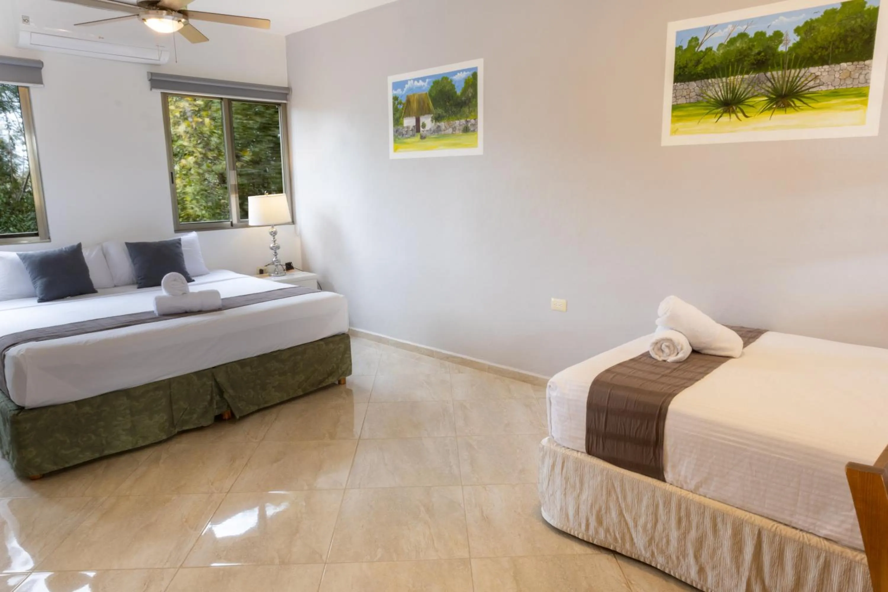 Photo of the whole room in Hotel Scarlette