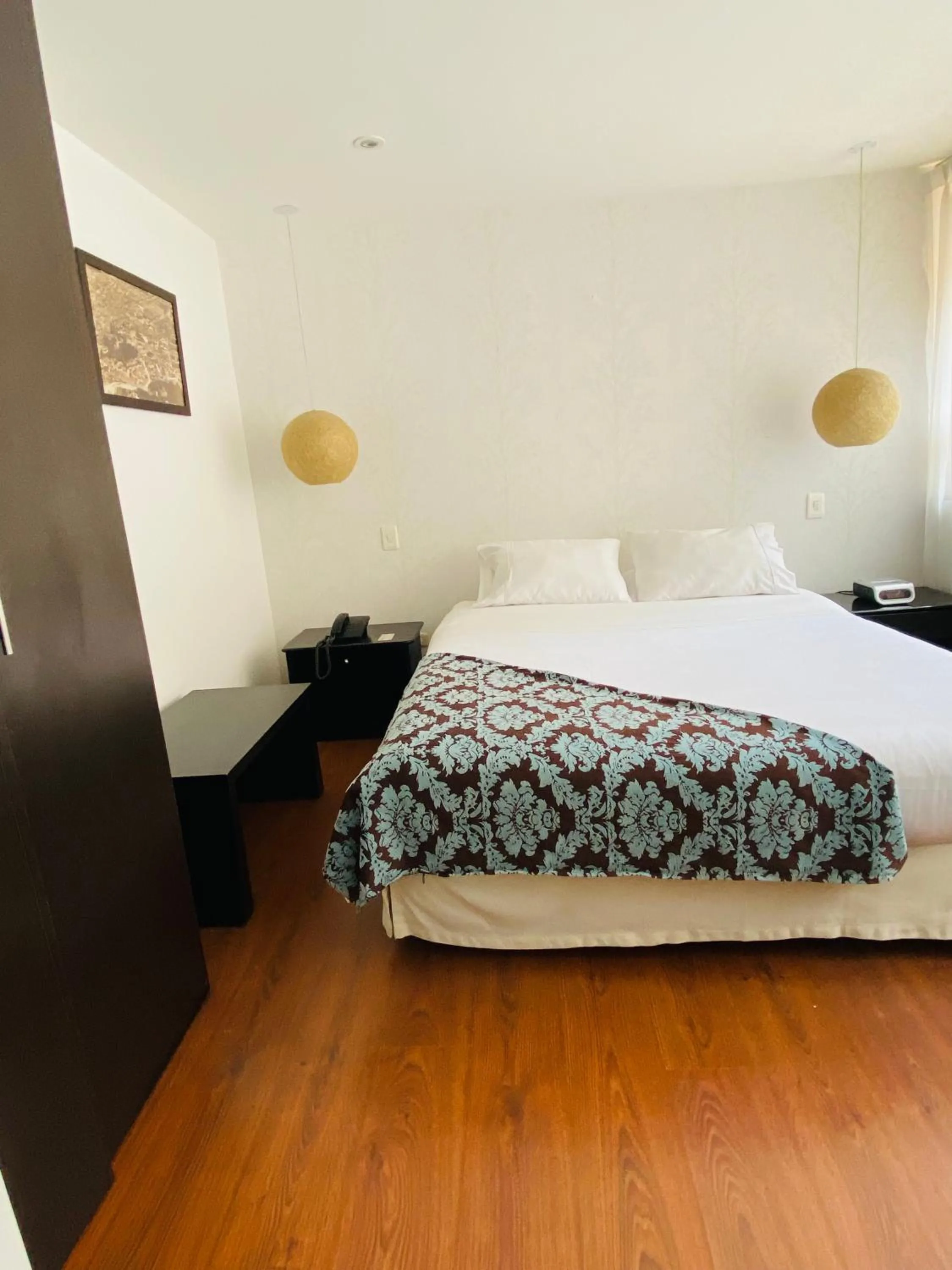 Bedroom, Bed in Hotel Retiro 84 by MIJ