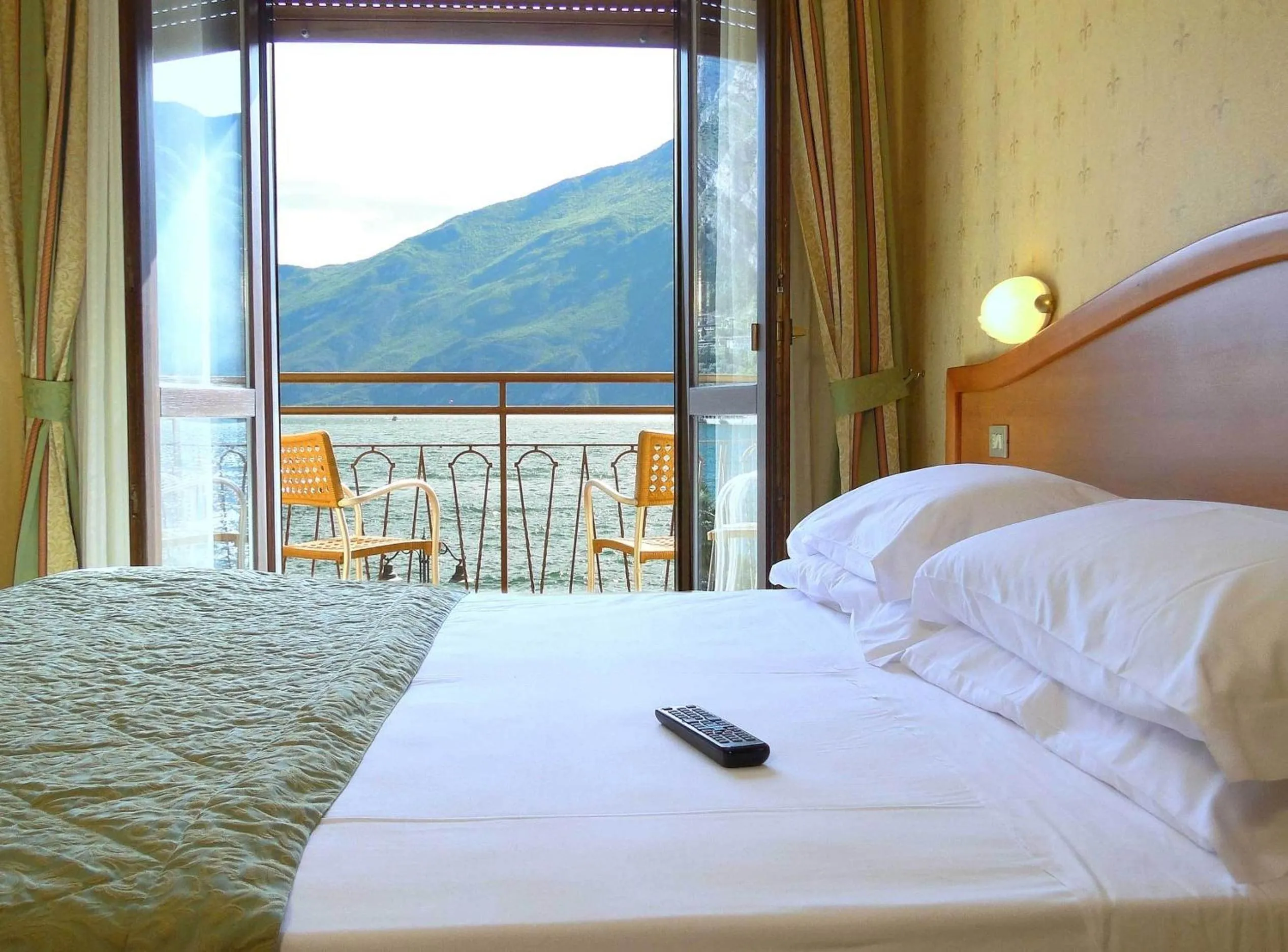 Bed in Hotel Sole - Limone
