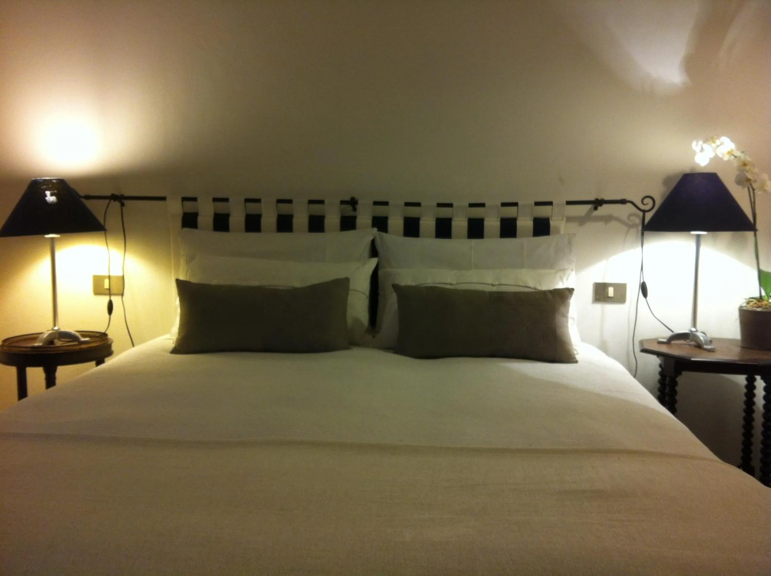 Decorative detail, Bed in Alberghino B&B