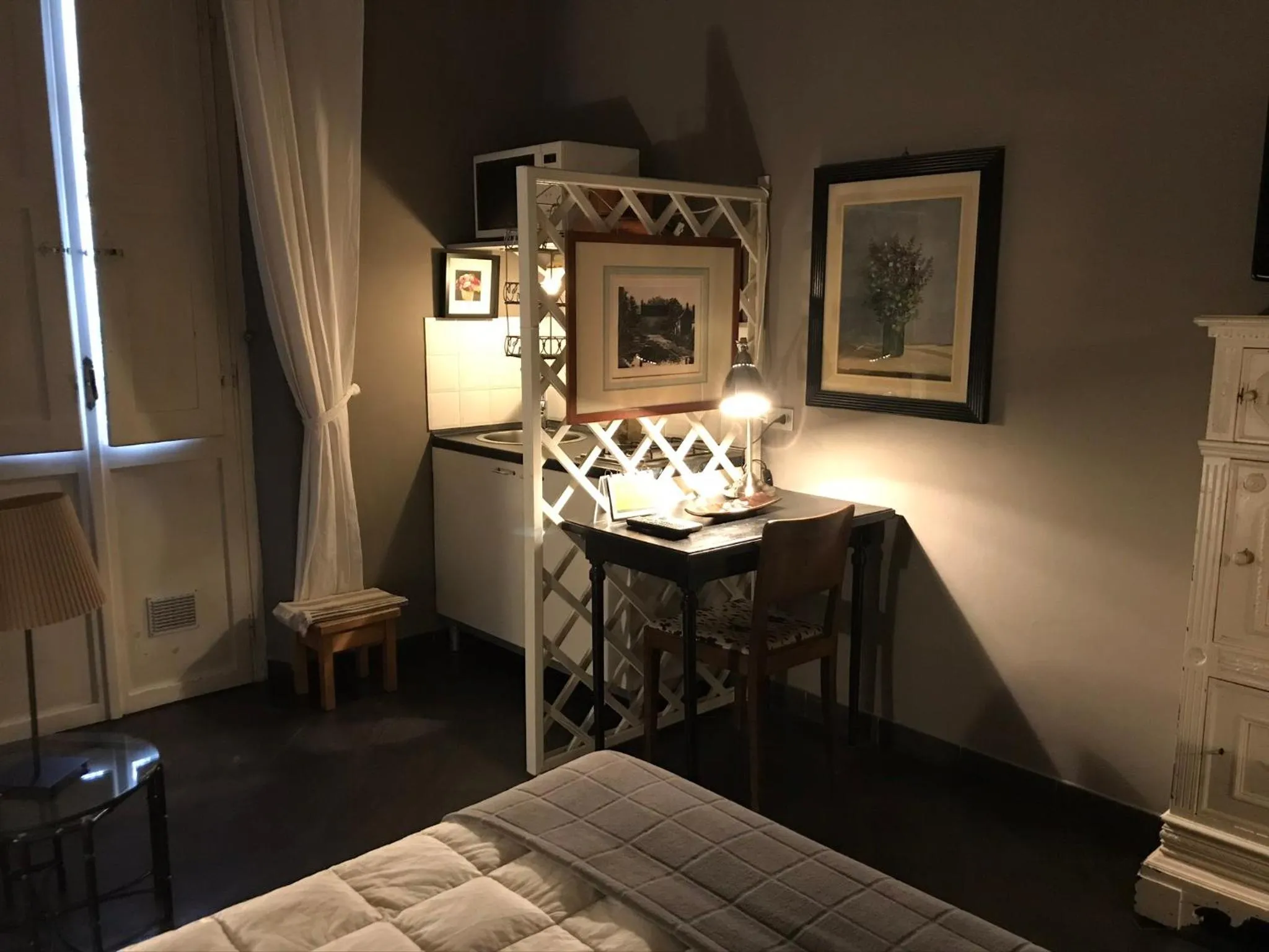 stove, Bed in Alberghino B&B