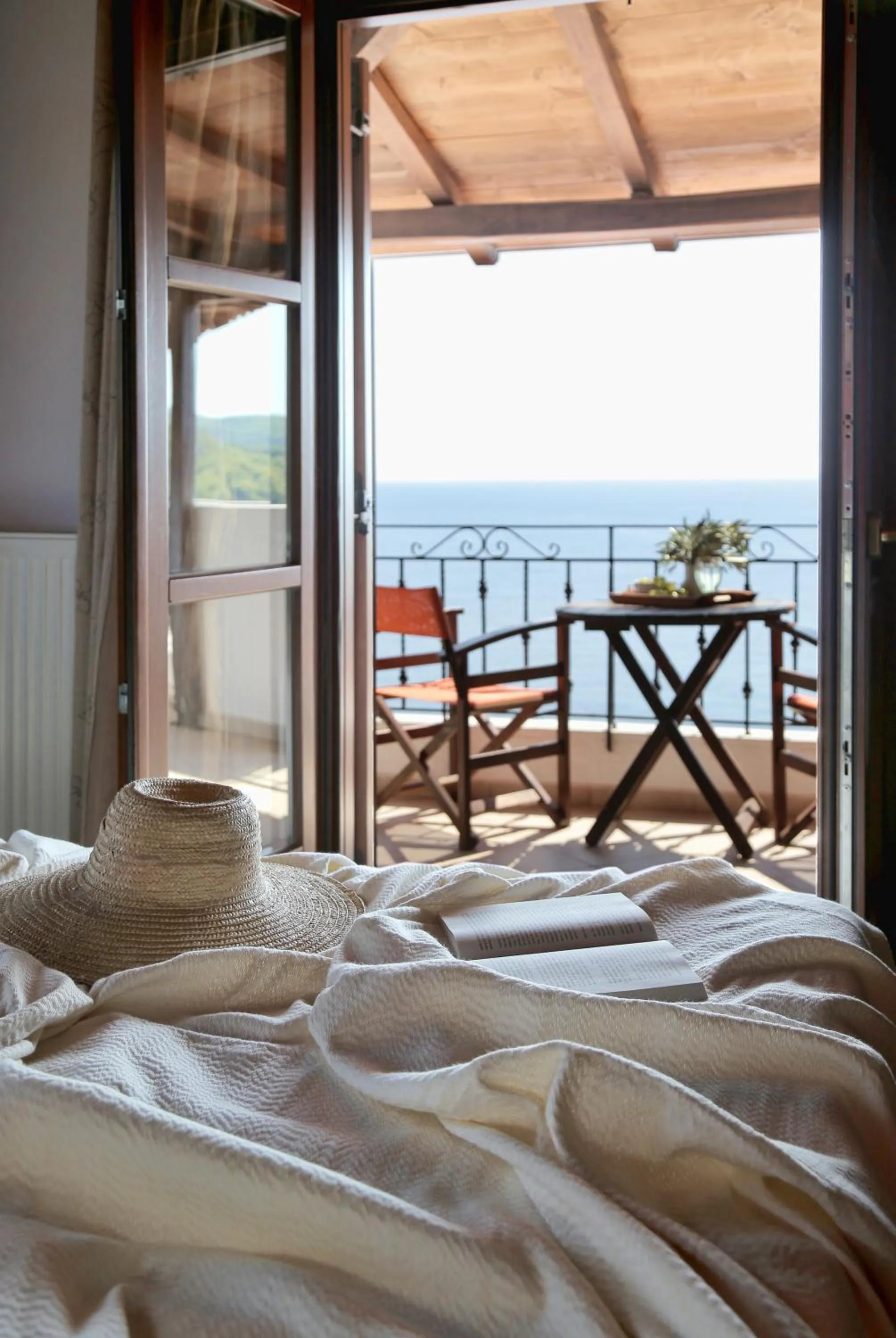 Balcony/Terrace, Bed in Yalis Hotel