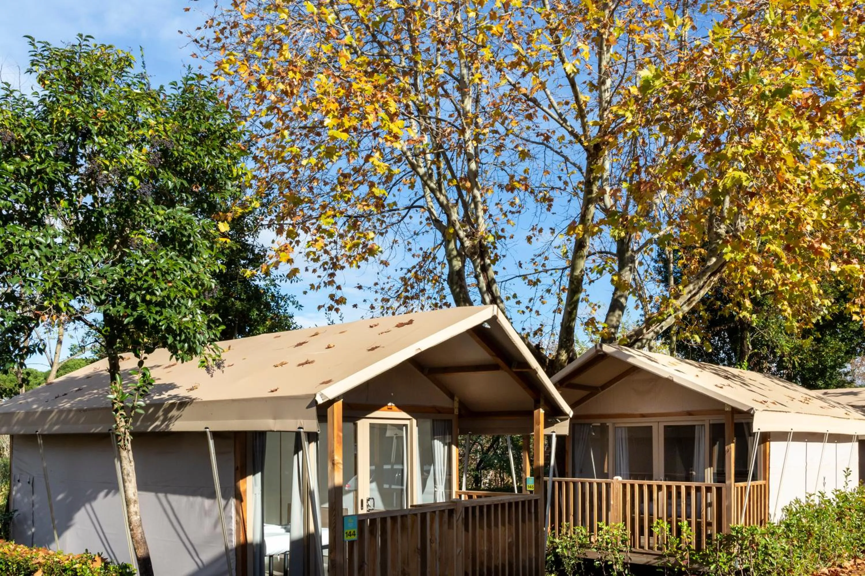 Property building in hu Roma Camping In Town