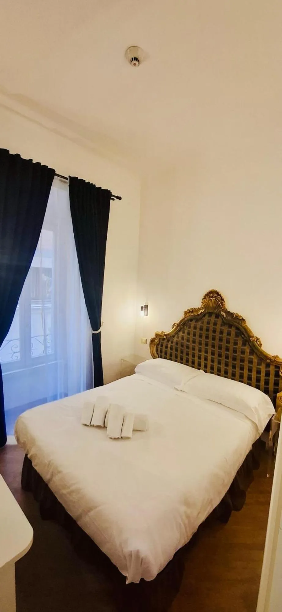 Bedroom, Bed in DCBoutiqueHotel