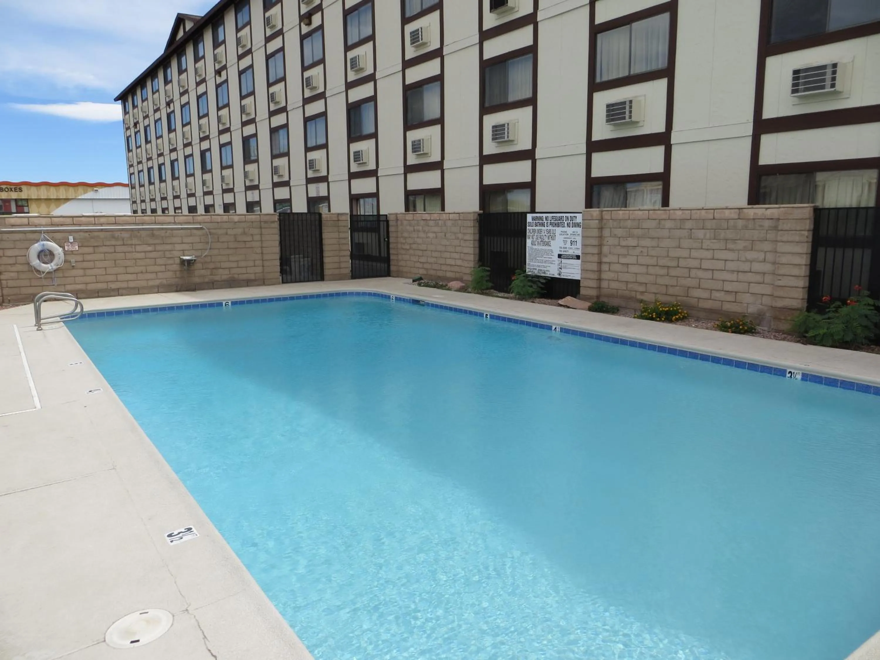 Swimming pool in Longhorn Boulder Highway
