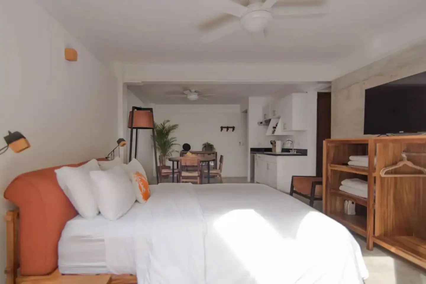 Photo of the whole room, Bed in Casa de Piedra Tulum