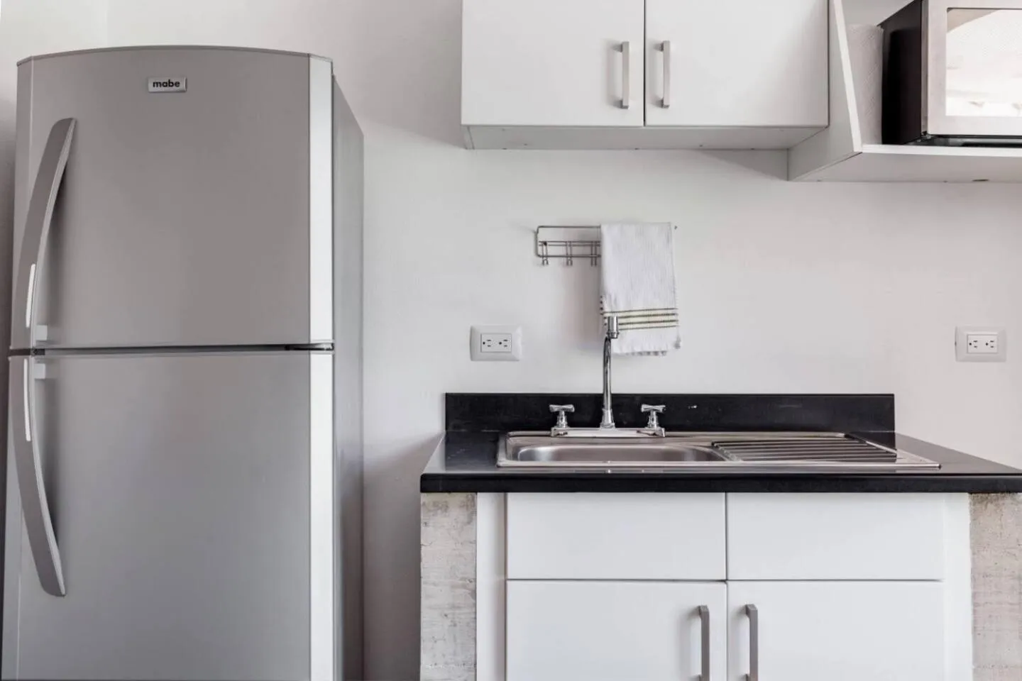 Kitchen or kitchenette in Casa de Piedra Tulum