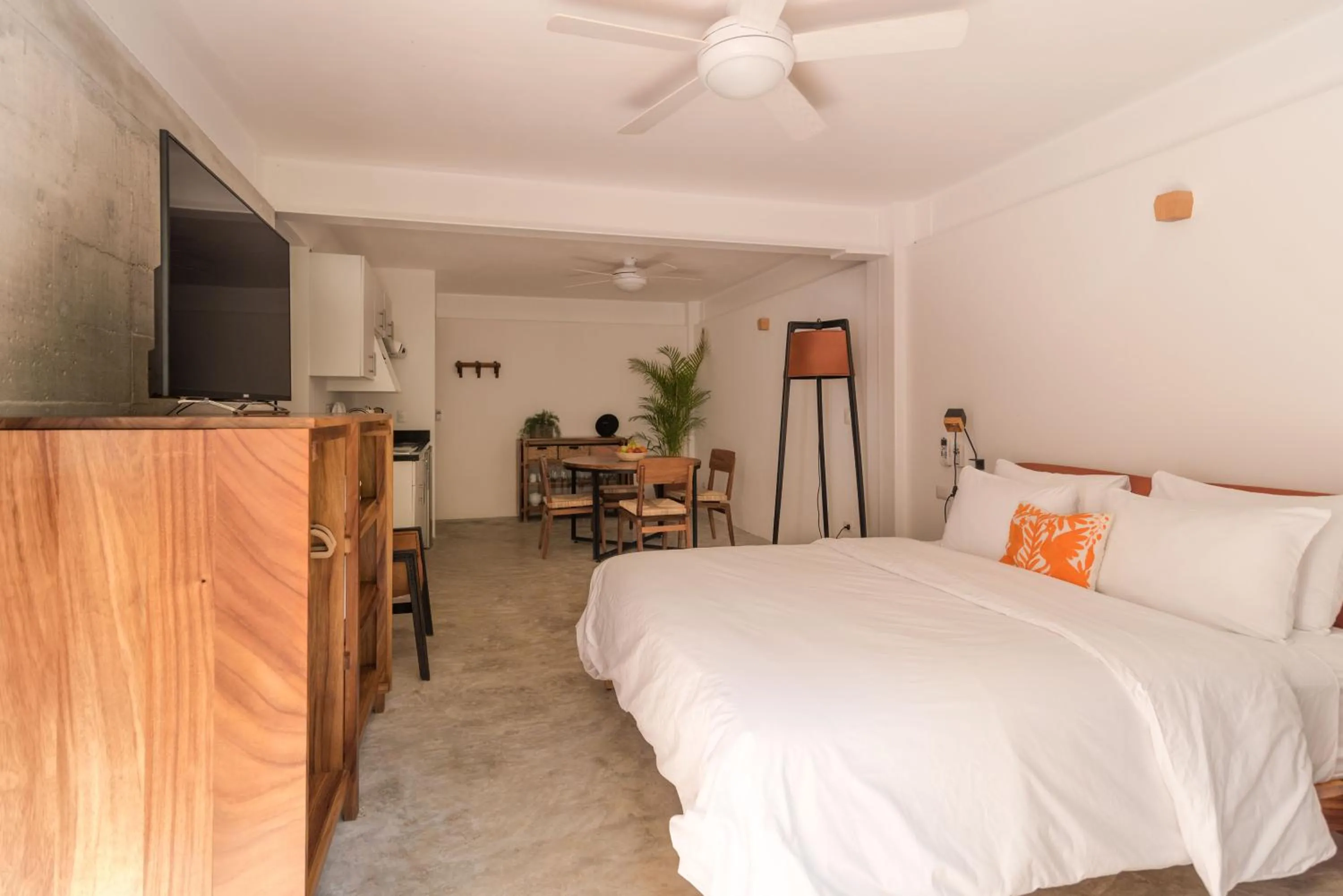 Photo of the whole room, Bed in Casa de Piedra Tulum