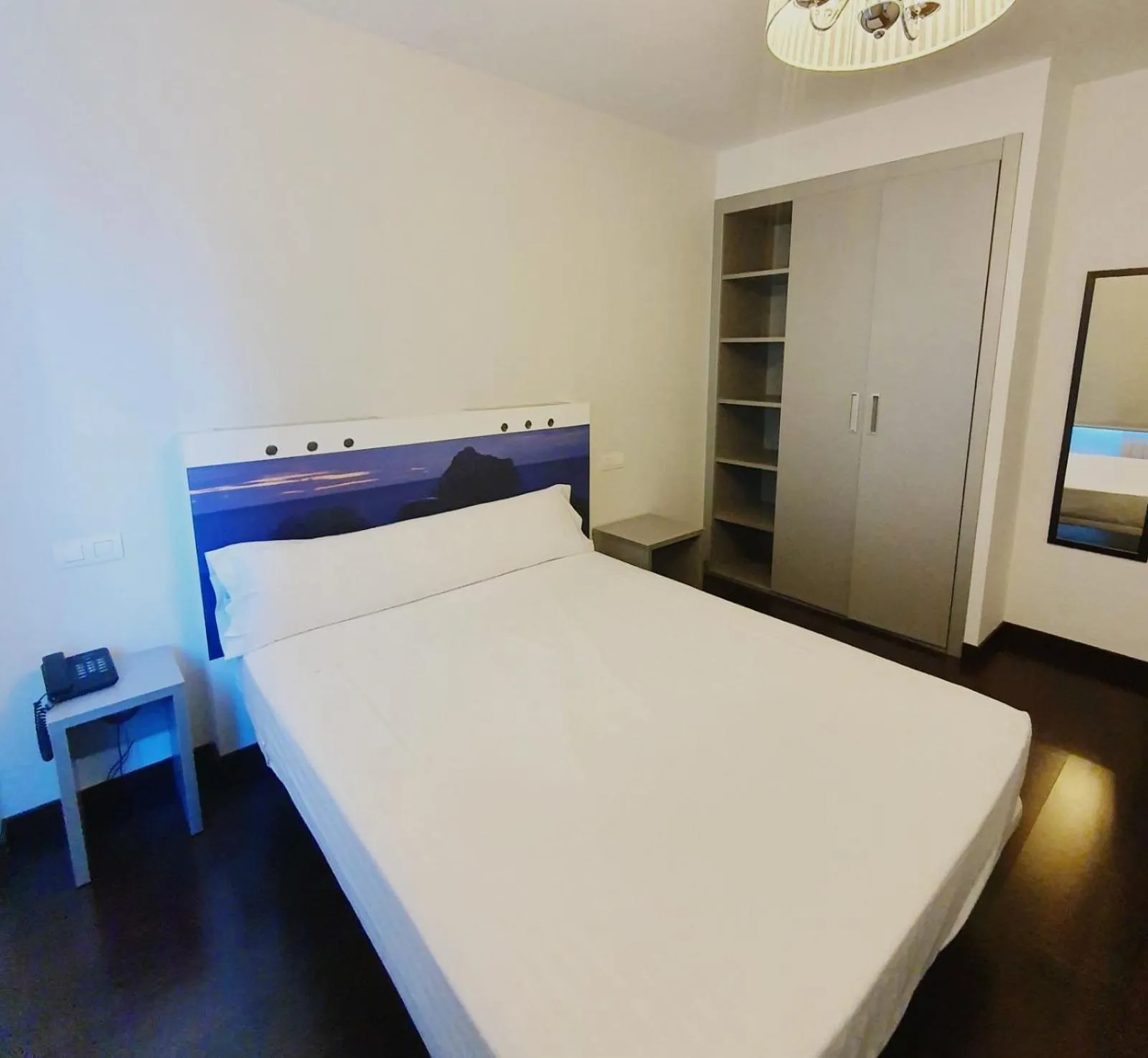 Photo of the whole room, Bed in Calas De Liencres