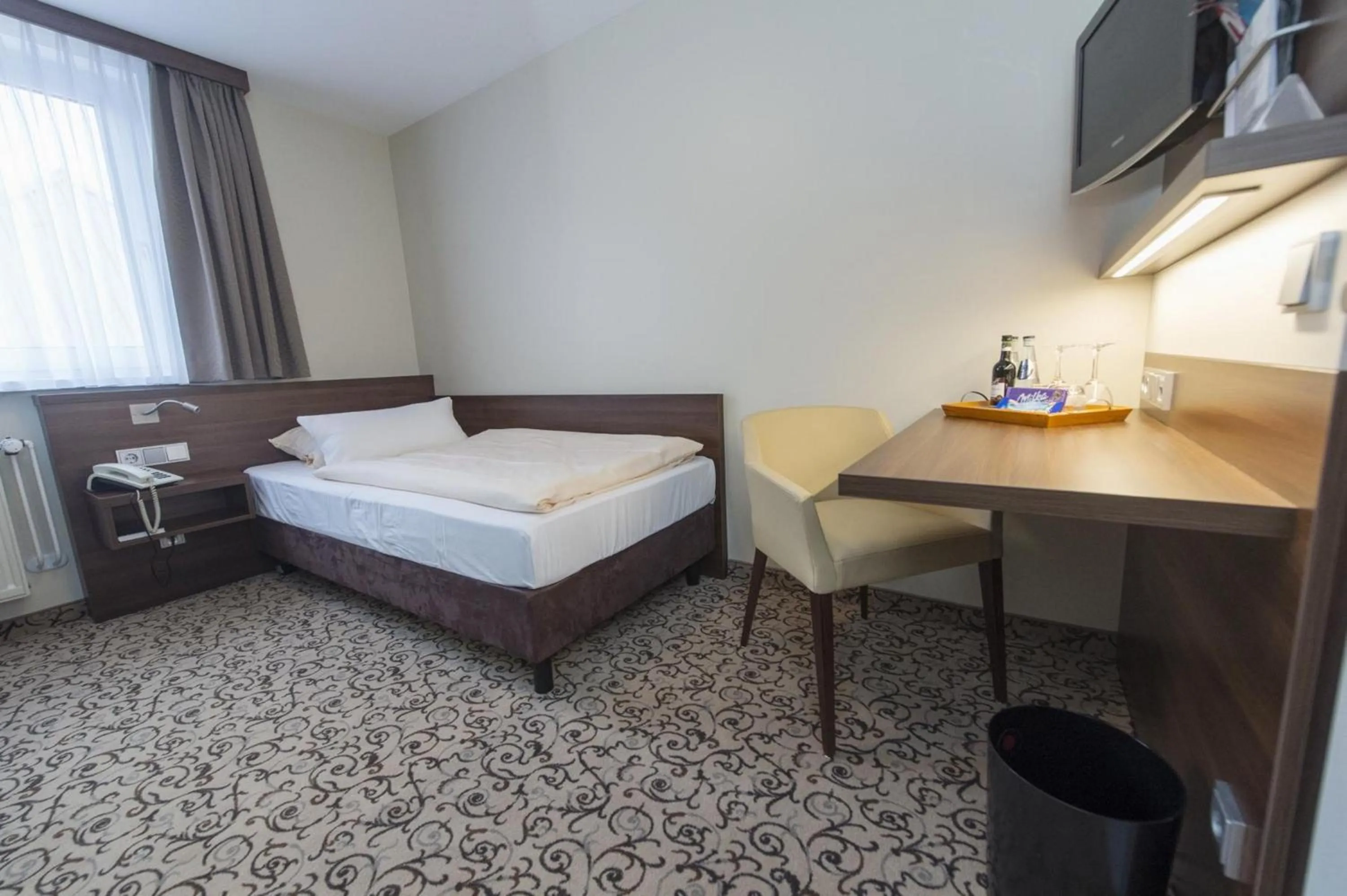 Photo of the whole room, Bed in Landgut Stemmen