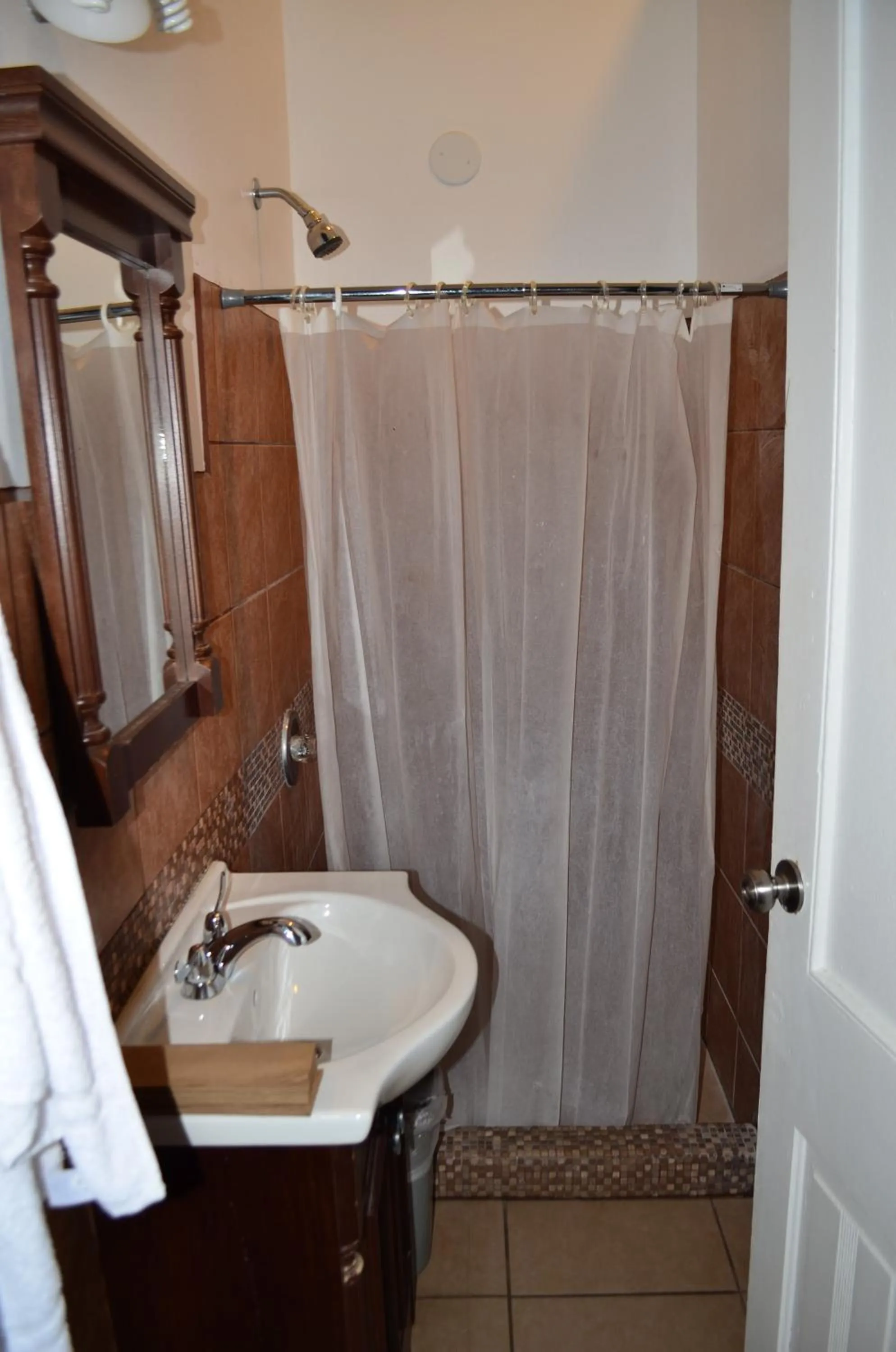 Shower in India House Hostel