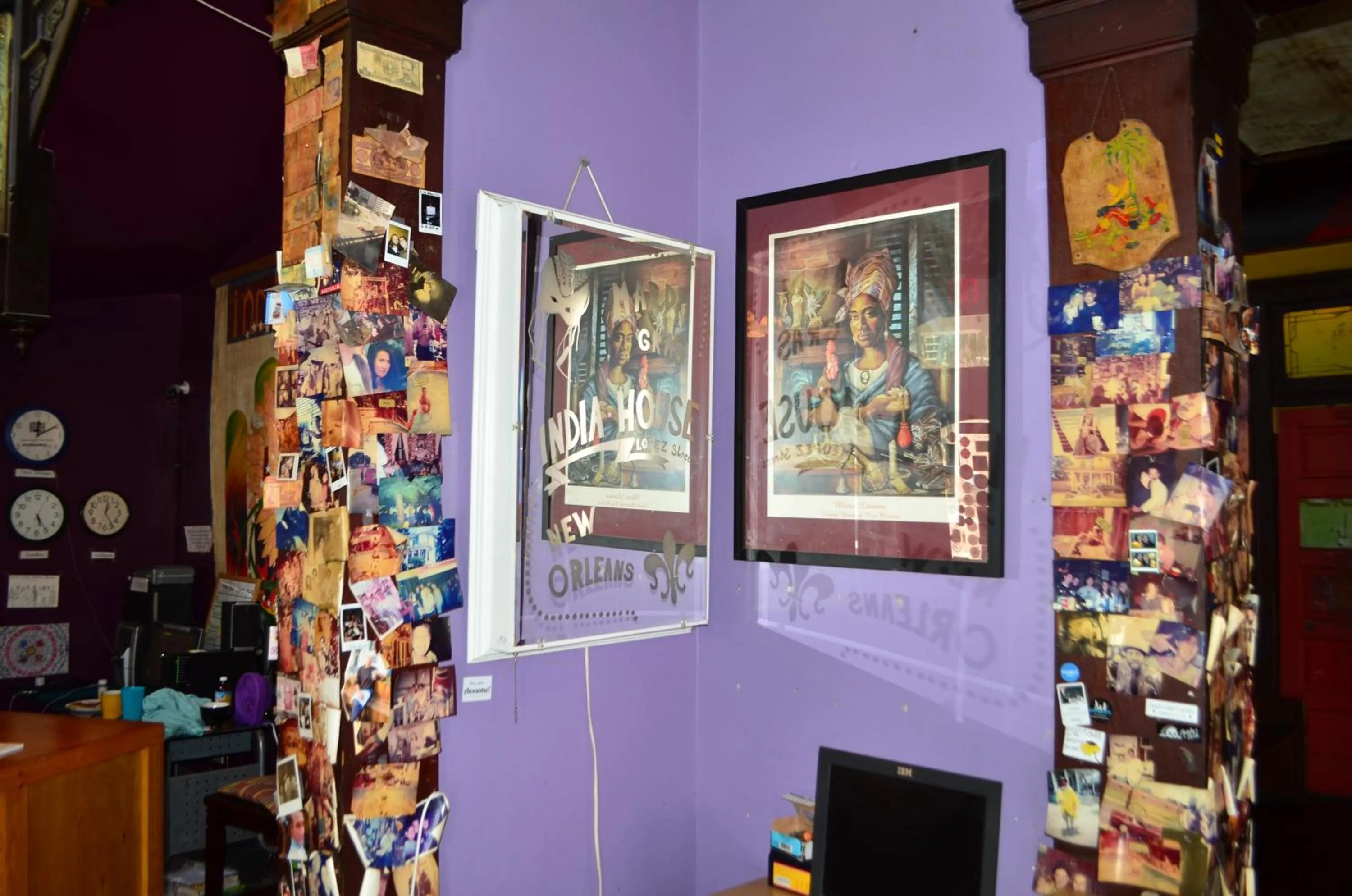 Communal lounge/ TV room in India House Hostel