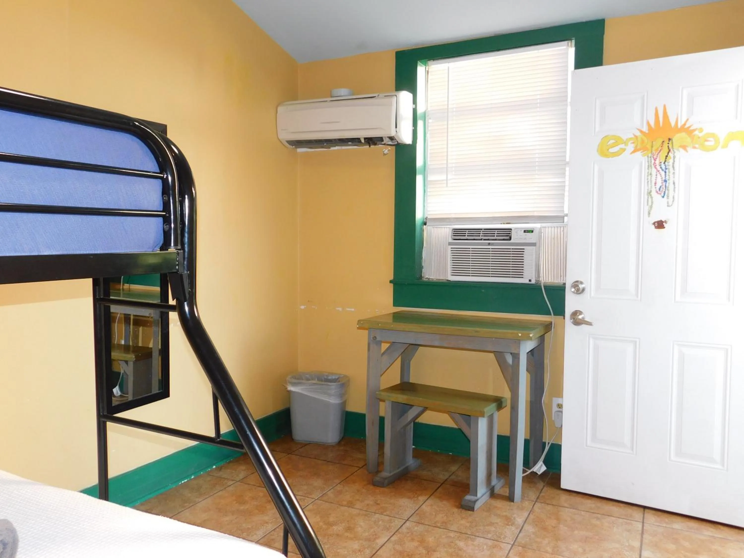 Bedroom in India House Hostel