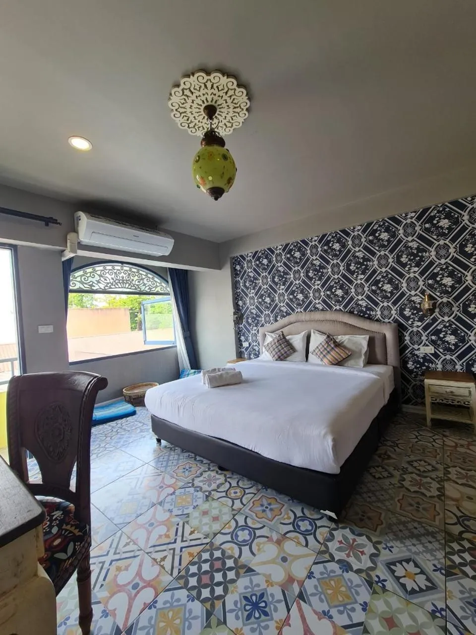 Bed in Sridonchai Heritage, Night Bazaar Chiang Mai