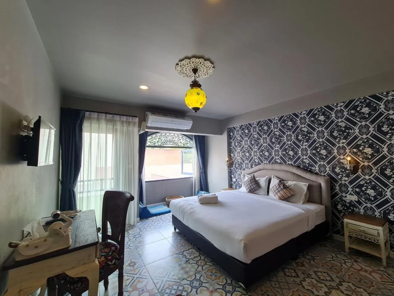 Bed in Sridonchai Heritage, Night Bazaar Chiang Mai